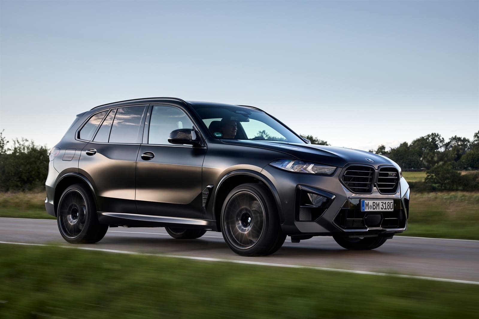 BMW X5 CELEBRA 25 ANOS OFERECENDO O PRAZER DE CONDUZIR EM TODOS OS TIPOS DE CAMINHOS, foto 18