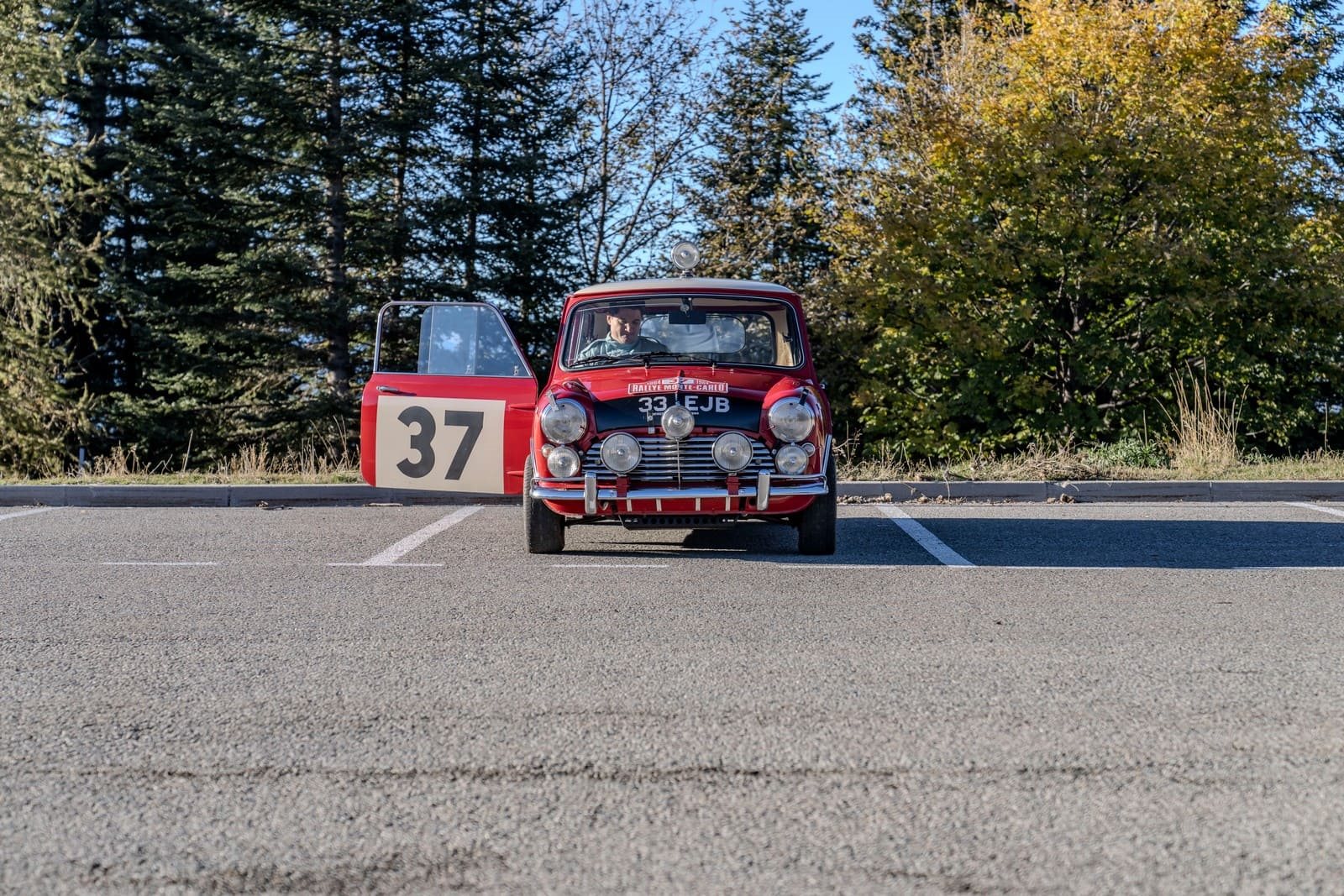 JANEIRO DE 1964: VITÓRIA HISTÓRICA DO CLÁSSICO MINI NO RALLY DE MONTE CARLO, foto 7