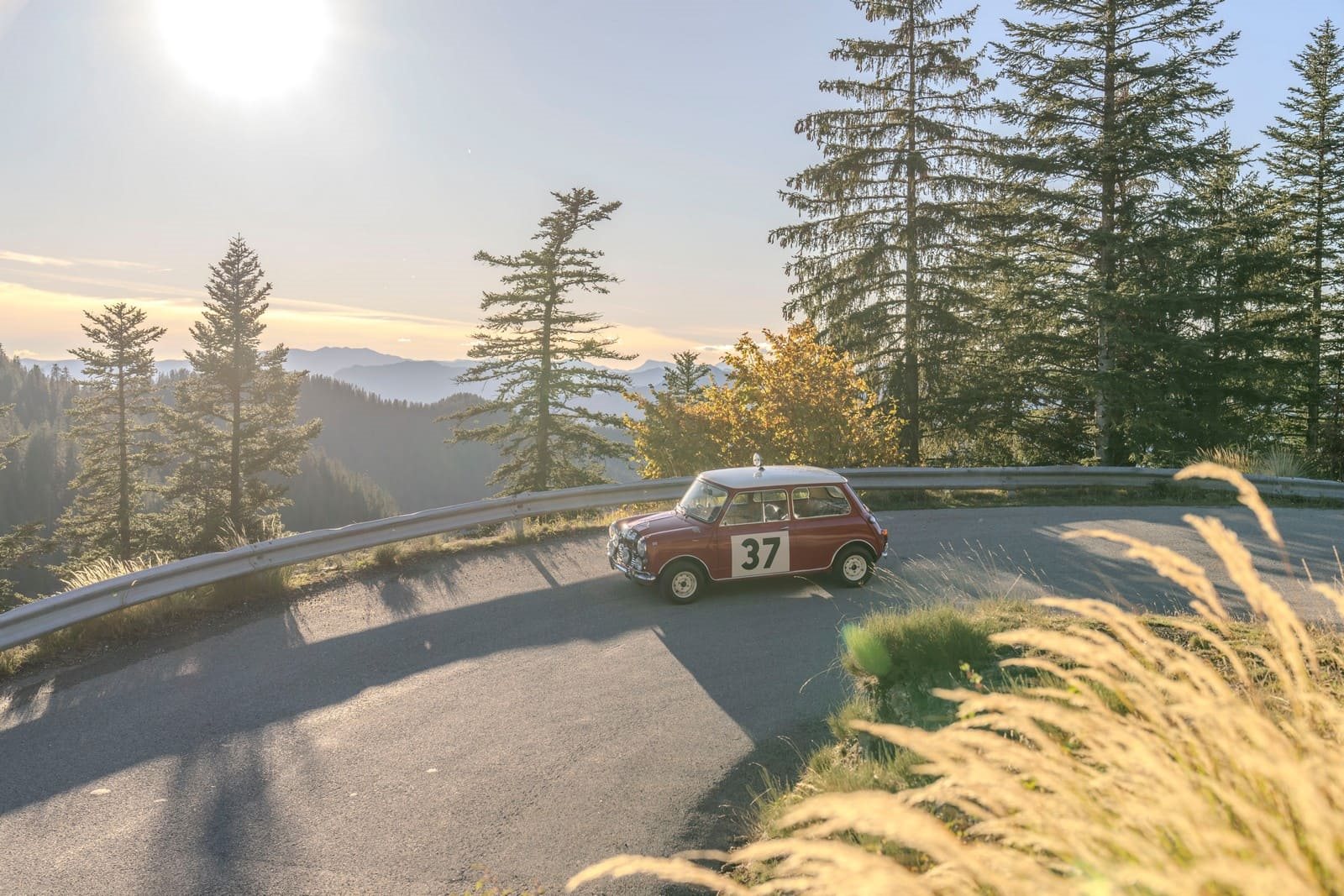 JANEIRO DE 1964: VITÓRIA HISTÓRICA DO CLÁSSICO MINI NO RALLY DE MONTE CARLO, foto 11