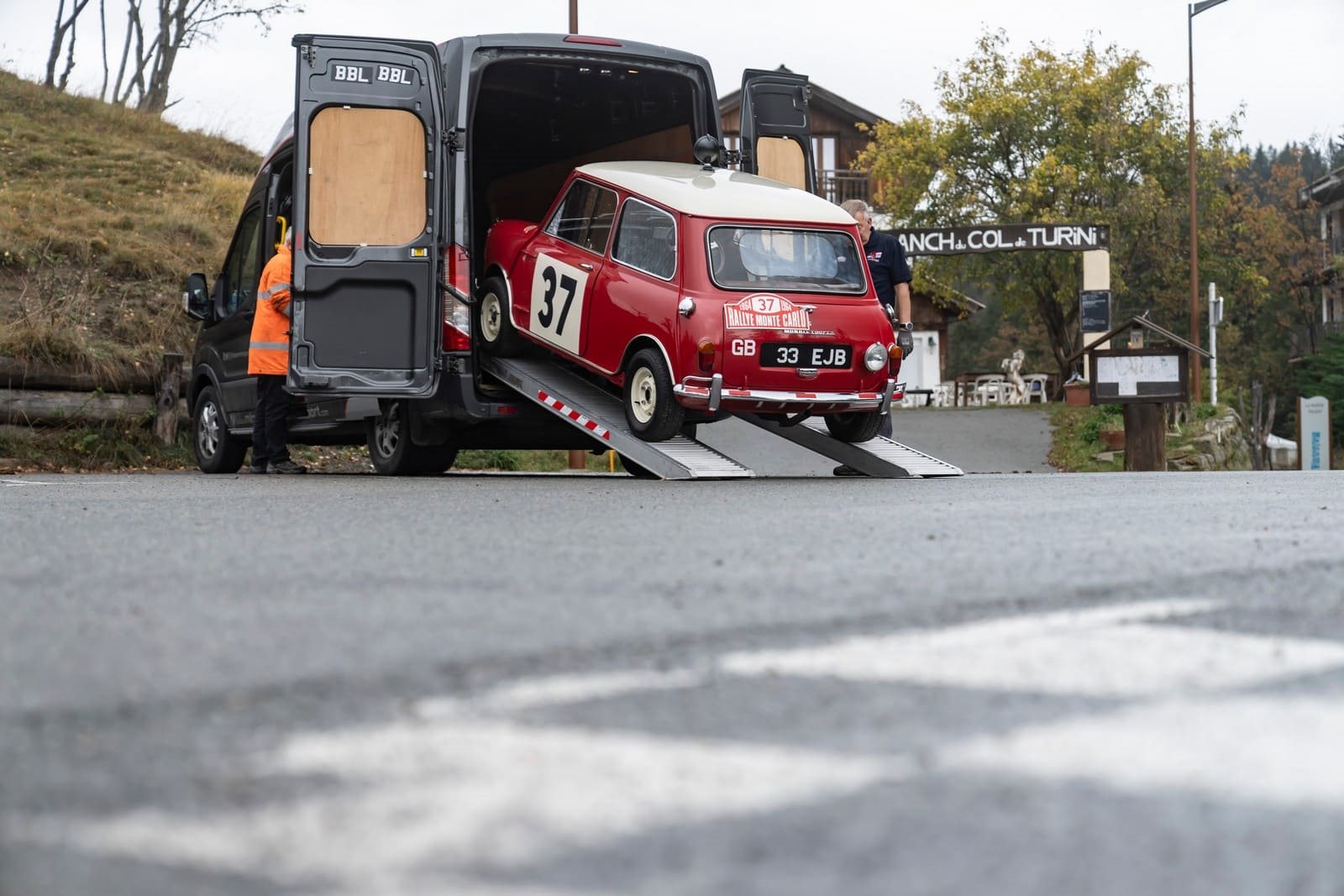 JANEIRO DE 1964: VITÓRIA HISTÓRICA DO CLÁSSICO MINI NO RALLY DE MONTE CARLO, foto 20