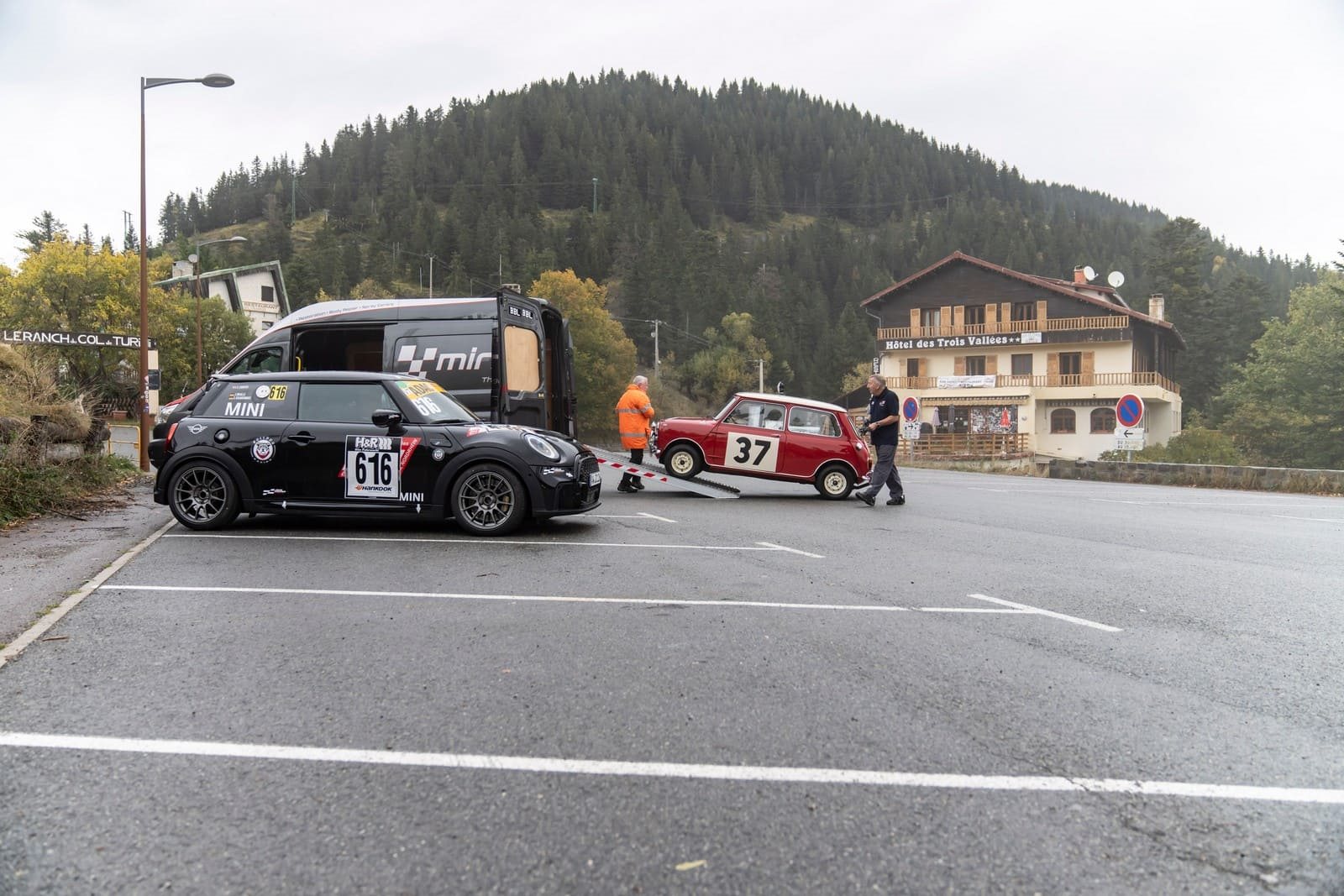 JANEIRO DE 1964: VITÓRIA HISTÓRICA DO CLÁSSICO MINI NO RALLY DE MONTE CARLO, foto 22