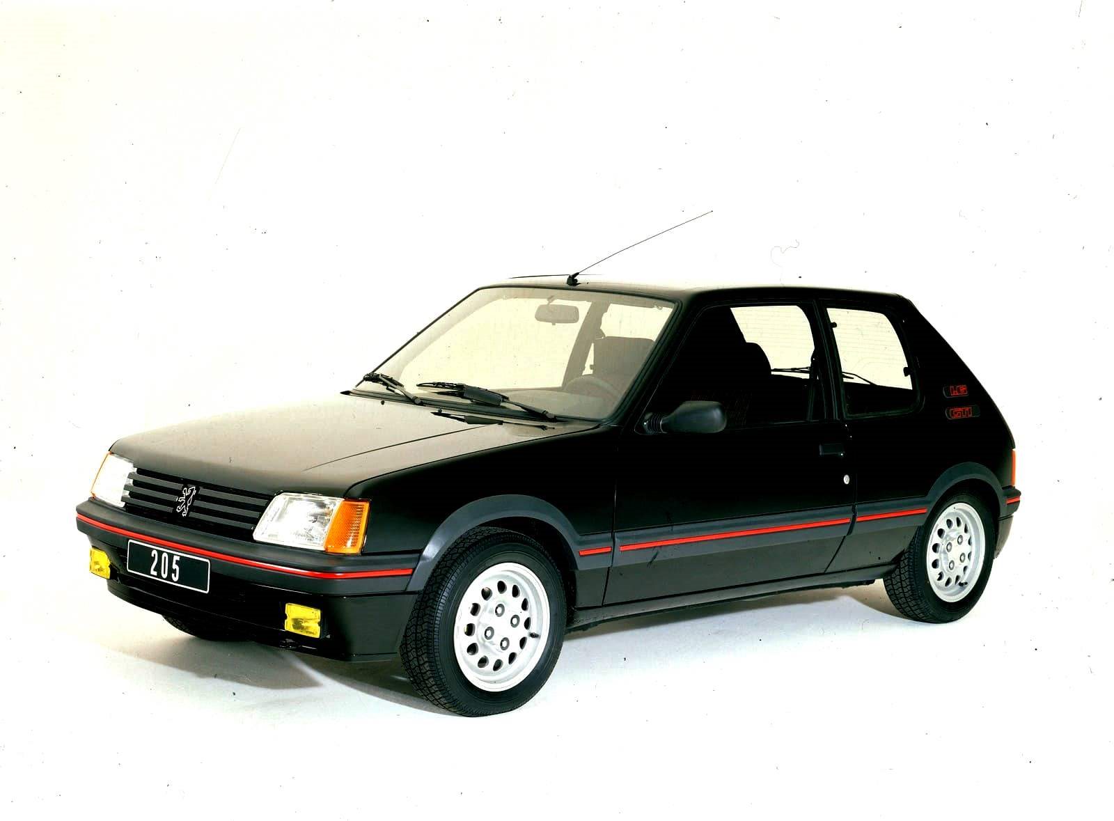 O MÍTICO PEUGEOT 205 GTi CELEBRA 40 ANOS, foto 2