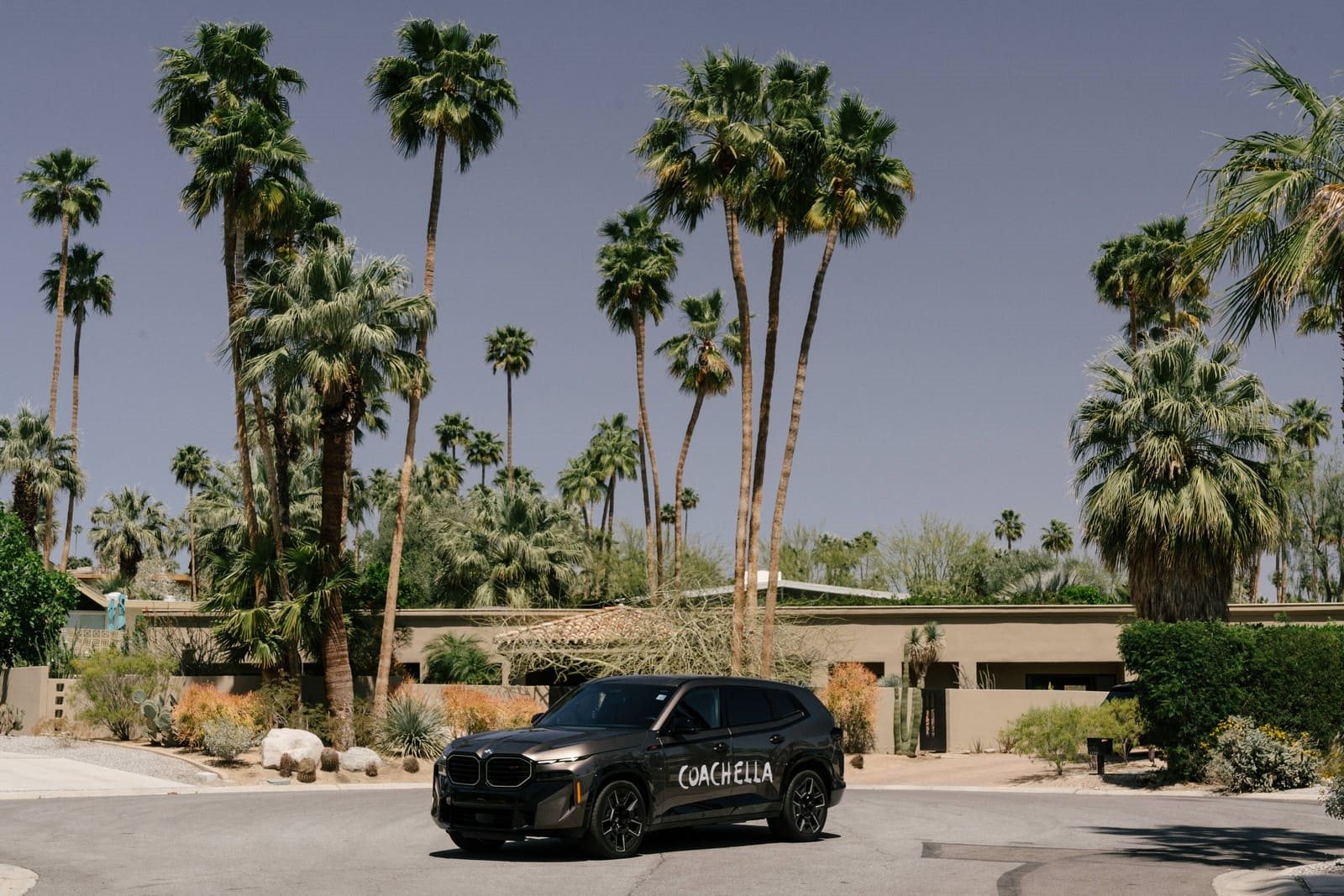 BMW XM APRESENTADO COM PINTURA EXCLUSIVA NO COACHELLA 2024, foto 13