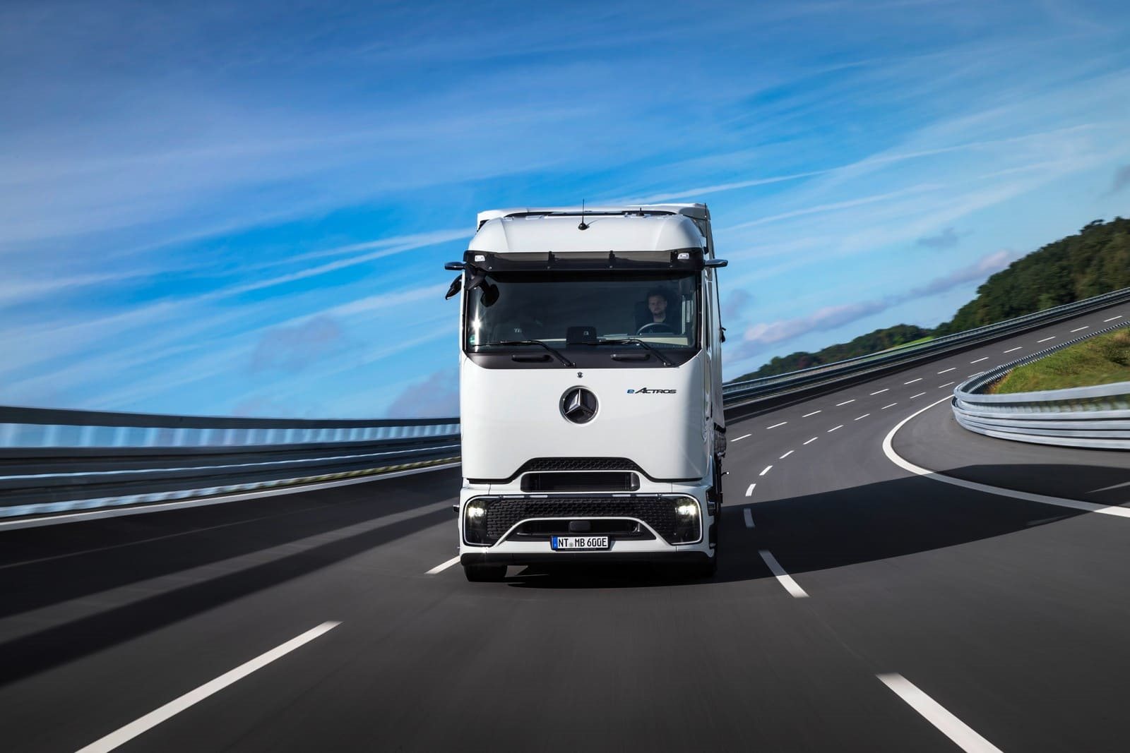 MERCEDES-BENZ eACTROS 600 REALIZA JORNADA DE TESTE MAIS EXTENSA DA HISTÓRIA DA EMPRESA, foto 1