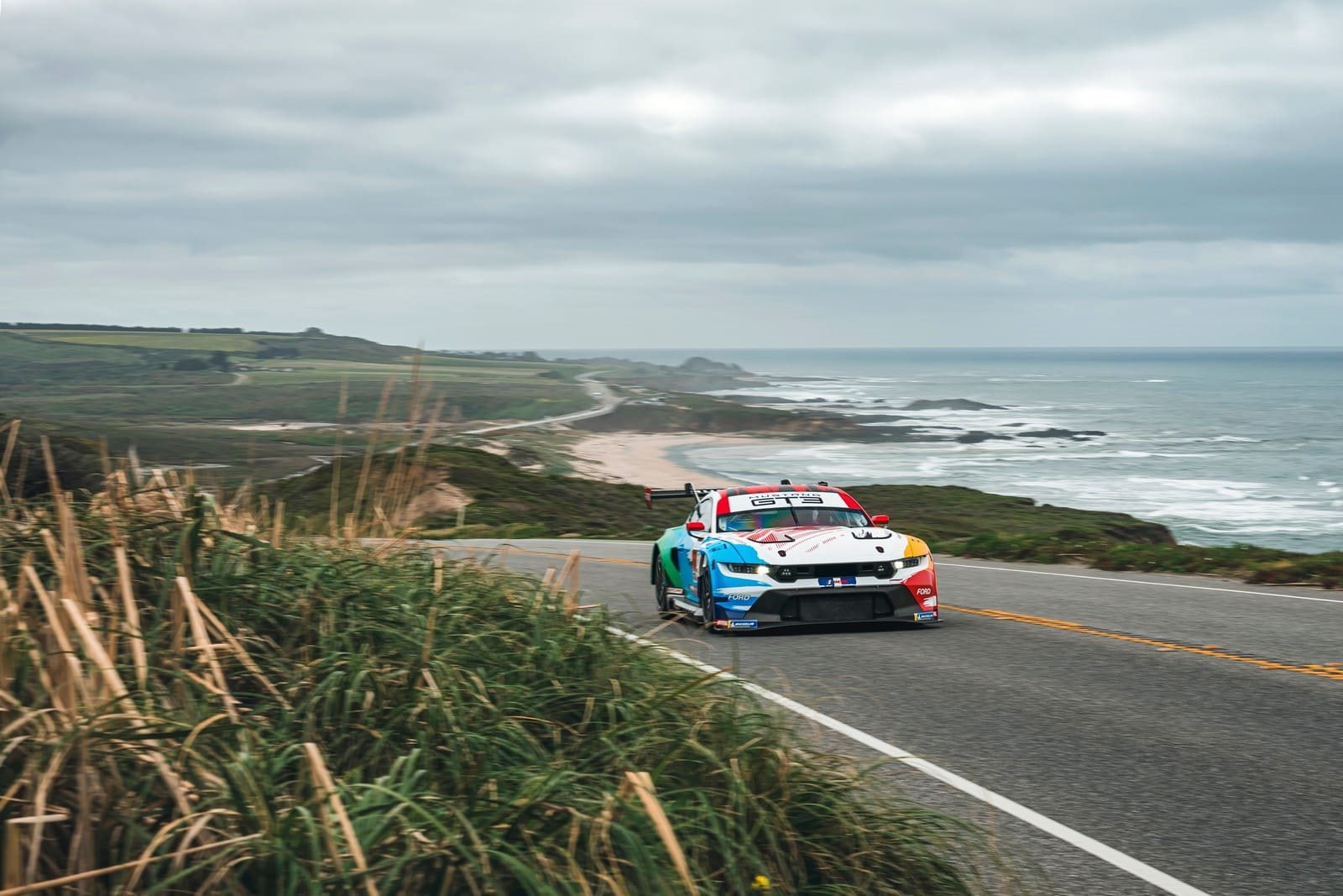 NOVO FORD MUSTANG GT3 PRESTA HOMENAGEM AOS CAMPEÕES DO PASSADO COM PINTURA ESPECIAL, foto 1