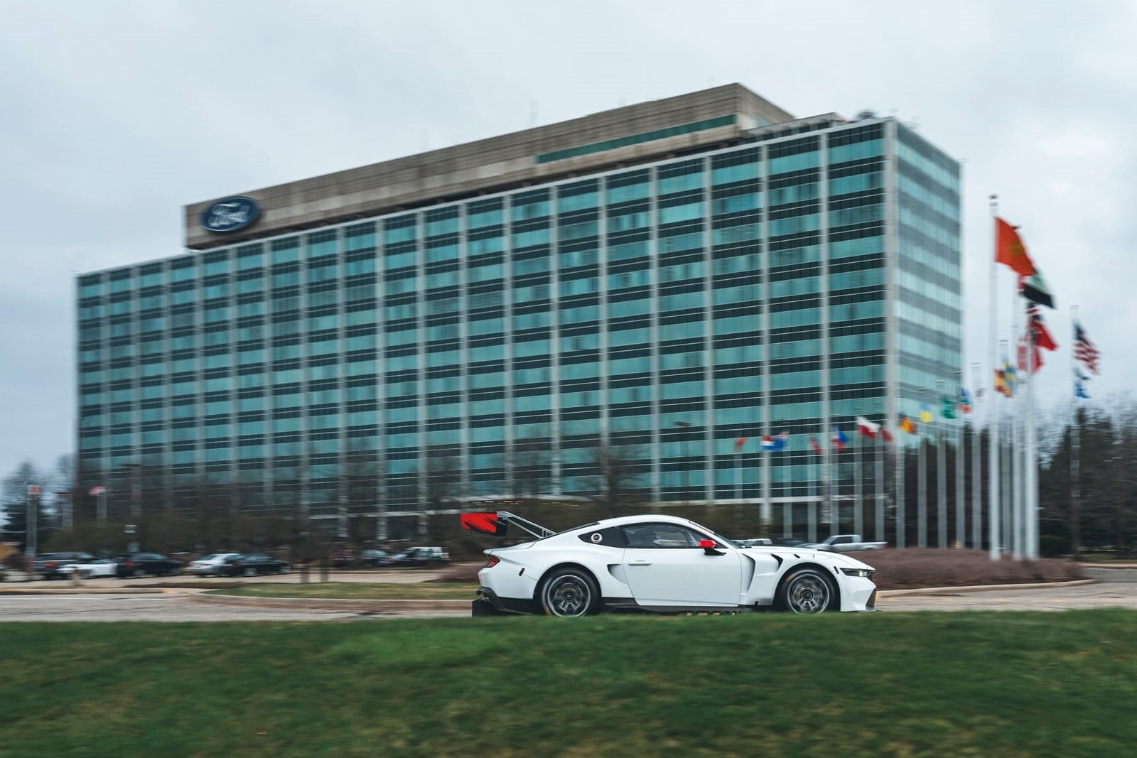 NOVO FORD MUSTANG GT3 PRESTA HOMENAGEM AOS CAMPEÕES DO PASSADO COM PINTURA ESPECIAL, foto 5