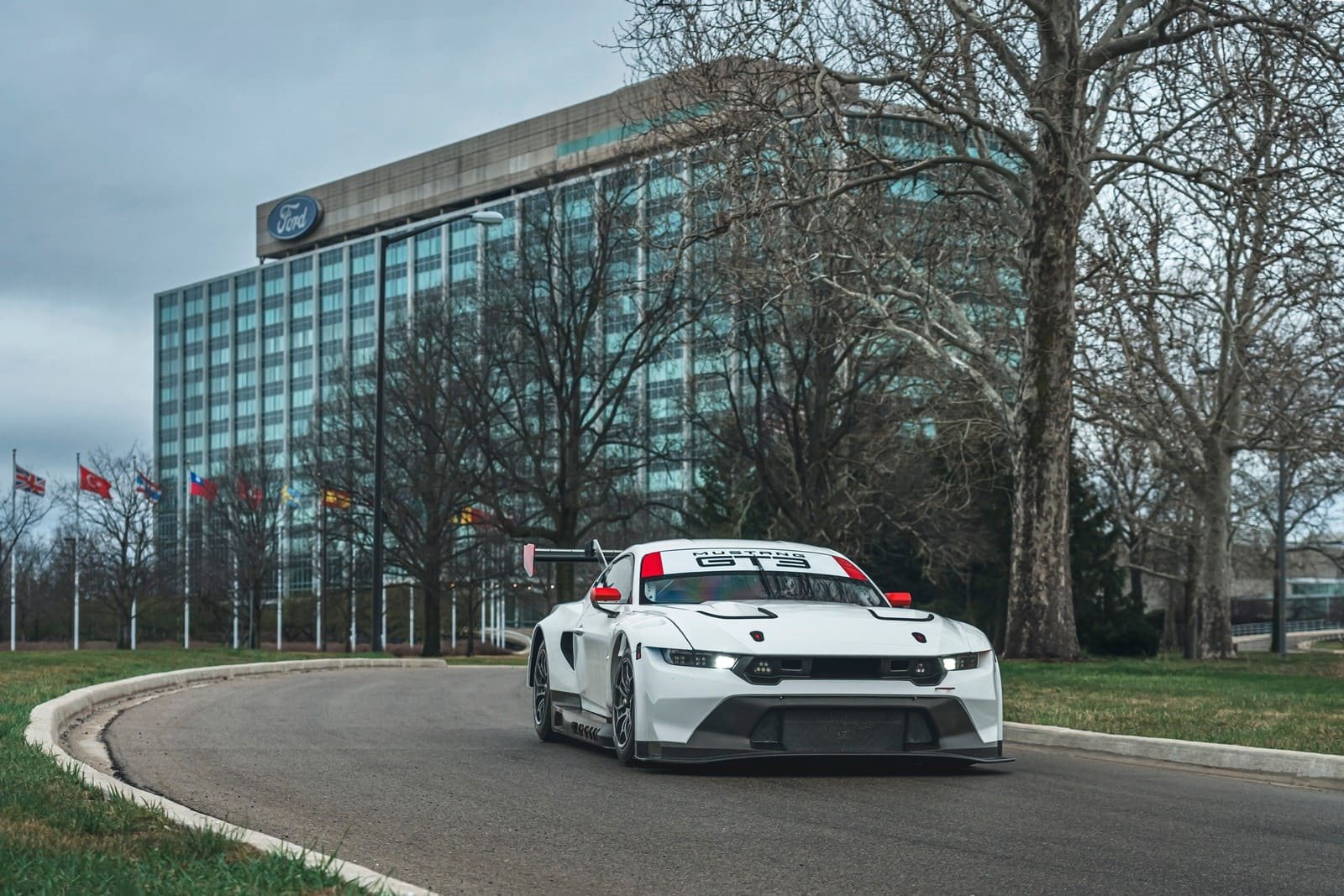 NOVO FORD MUSTANG GT3 PRESTA HOMENAGEM AOS CAMPEÕES DO PASSADO COM PINTURA ESPECIAL, foto 6
