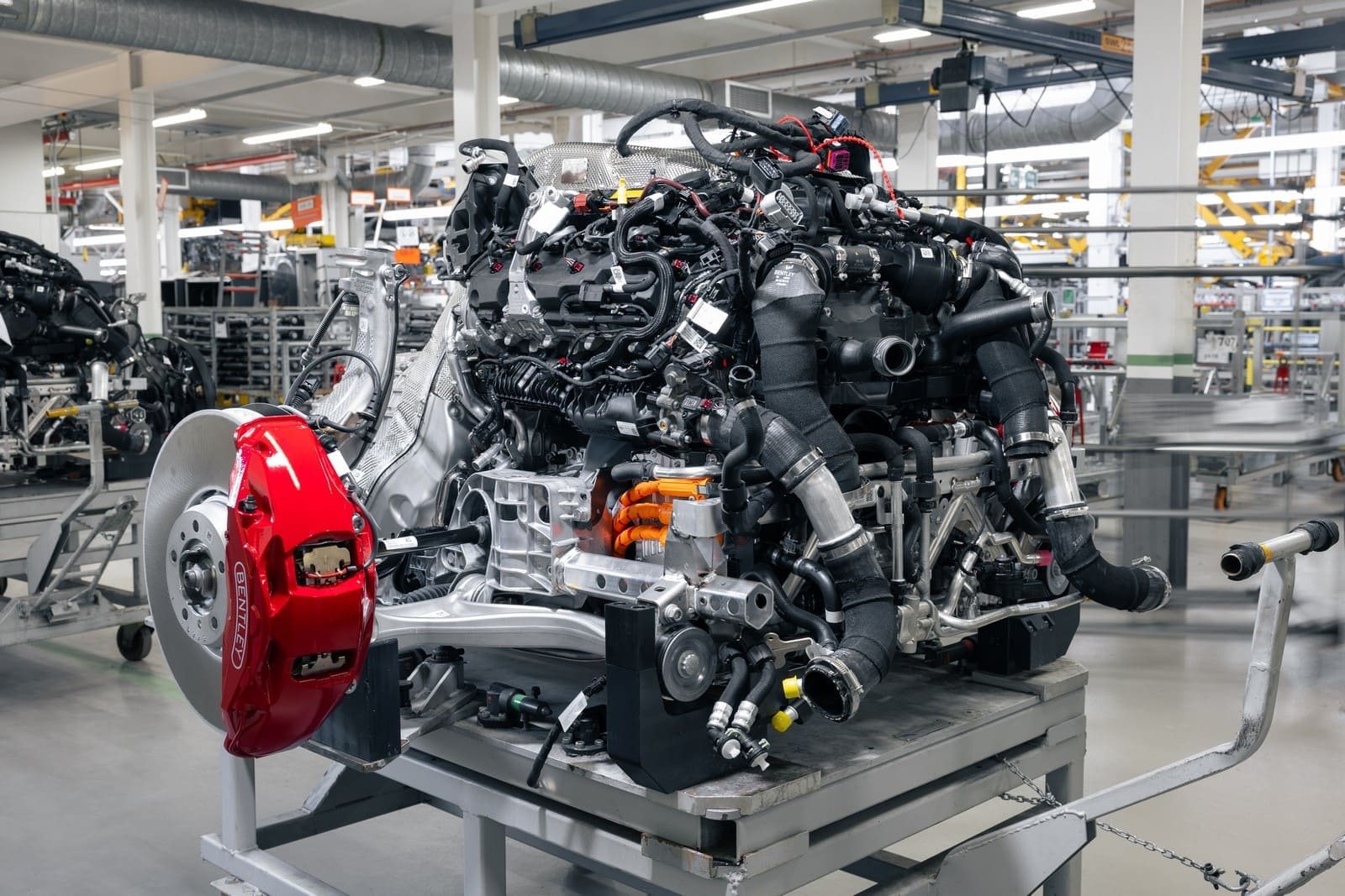 ULTRA PERFORMANCE HYBRID: ESTE É O NOME DO SUBSTITUTO DO MOTOR W12 DA BENTLEY, foto 3