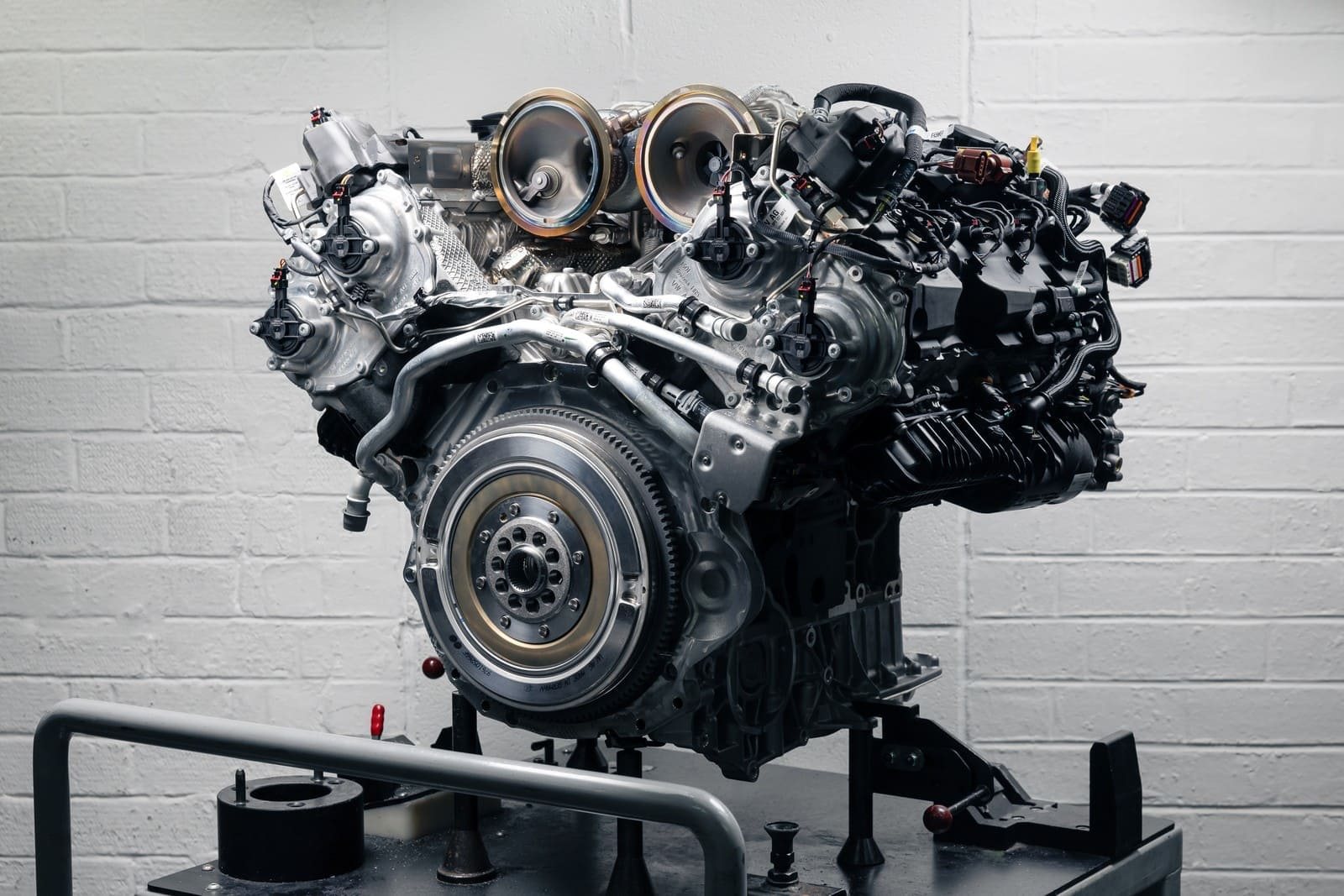 ULTRA PERFORMANCE HYBRID: ESTE É O NOME DO SUBSTITUTO DO MOTOR W12 DA BENTLEY, foto 6