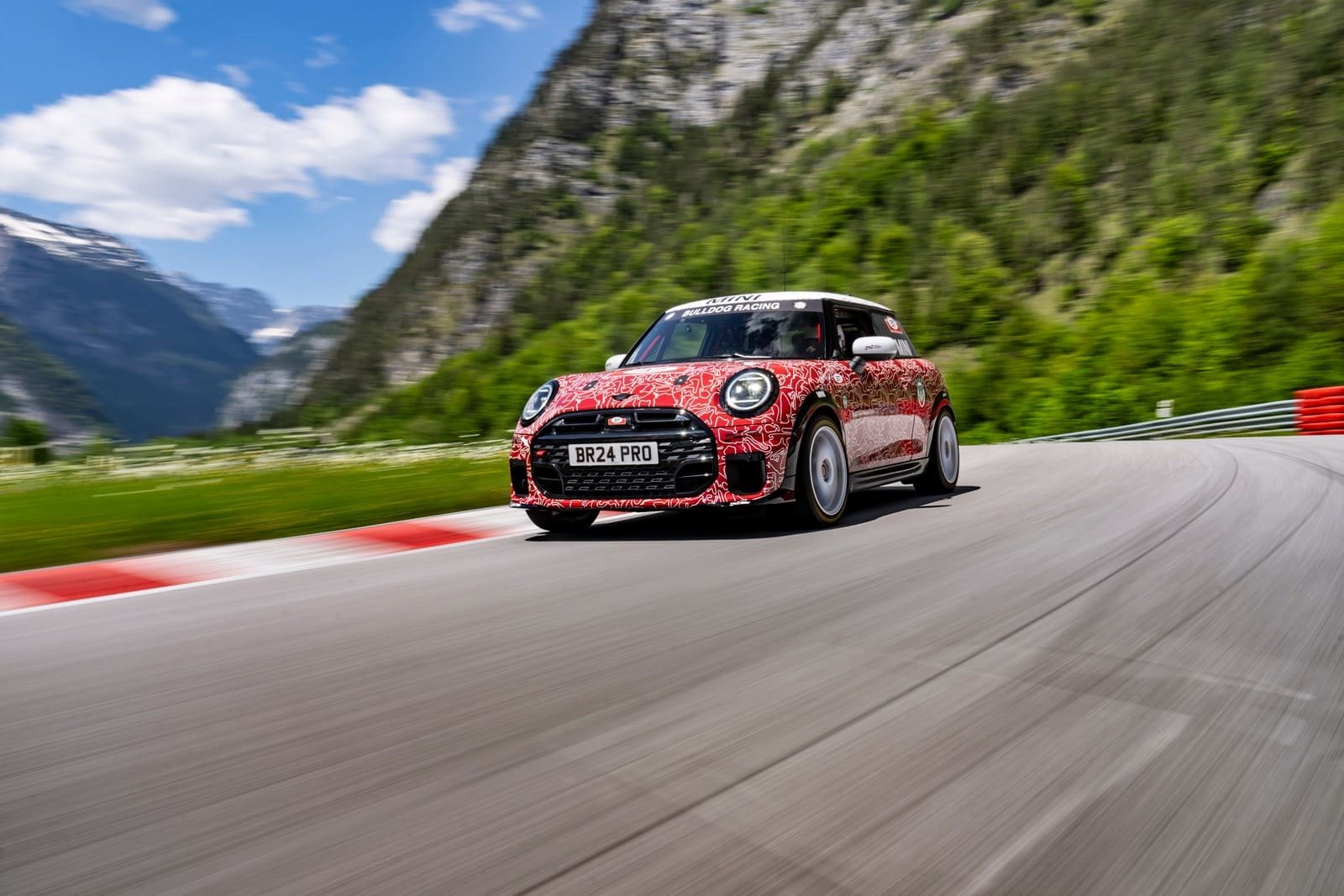 O TOTALMENTE NOVO MINI JOHN COOPER WORKS FARÁ SUA PRIMEIRA APARIÇÃO NAS 24 HORAS DE NÜRBURGRING ANTES DE SUA ESTREIA MUNDIAL, foto 6