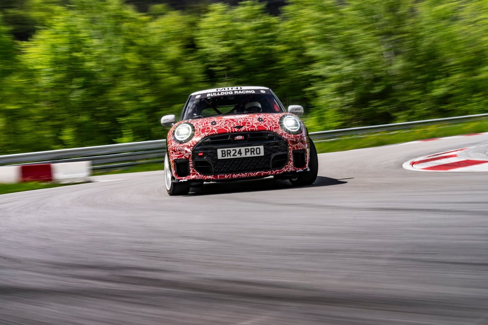 O TOTALMENTE NOVO MINI JOHN COOPER WORKS FARÁ SUA PRIMEIRA APARIÇÃO NAS 24 HORAS DE NÜRBURGRING ANTES DE SUA ESTREIA MUNDIAL, foto 7