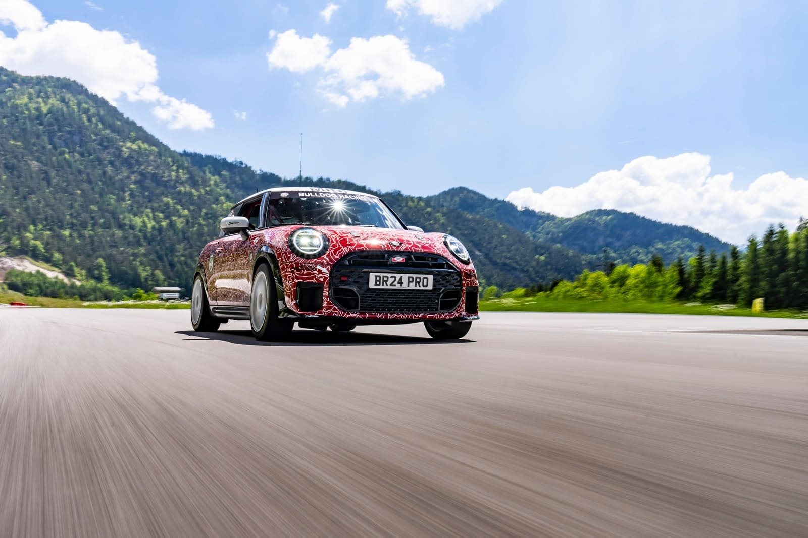 O TOTALMENTE NOVO MINI JOHN COOPER WORKS FARÁ SUA PRIMEIRA APARIÇÃO NAS 24 HORAS DE NÜRBURGRING ANTES DE SUA ESTREIA MUNDIAL, foto 8