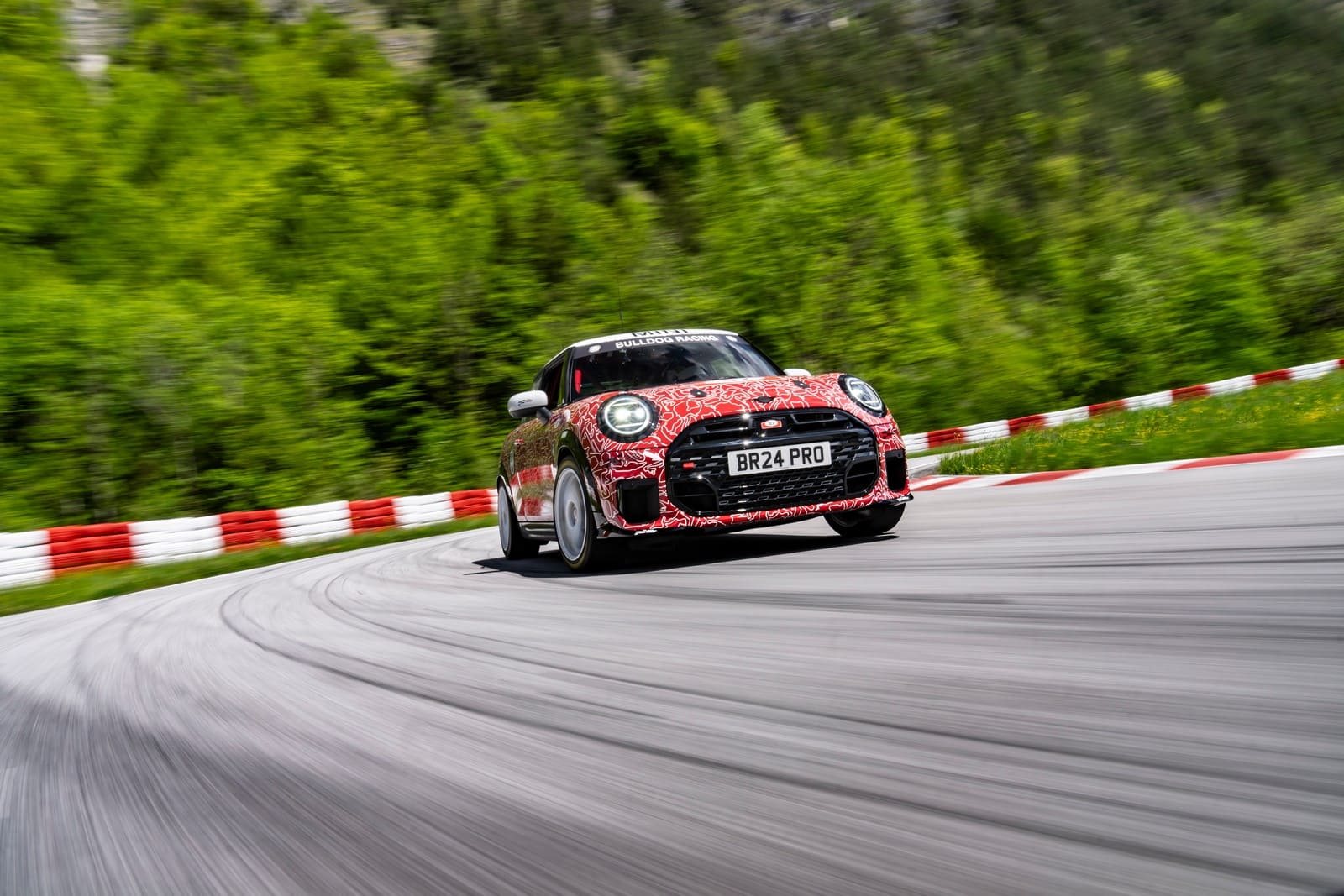 O TOTALMENTE NOVO MINI JOHN COOPER WORKS FARÁ SUA PRIMEIRA APARIÇÃO NAS 24 HORAS DE NÜRBURGRING ANTES DE SUA ESTREIA MUNDIAL, foto 9