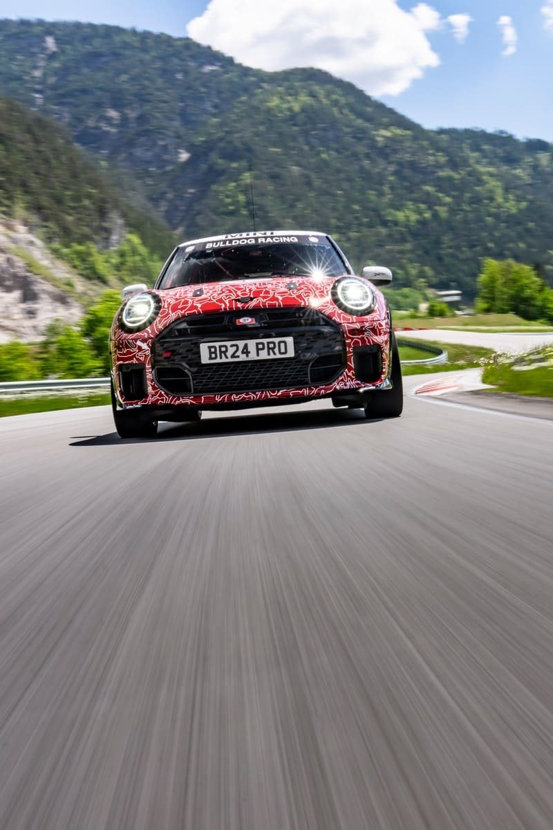 O TOTALMENTE NOVO MINI JOHN COOPER WORKS FARÁ SUA PRIMEIRA APARIÇÃO NAS 24 HORAS DE NÜRBURGRING ANTES DE SUA ESTREIA MUNDIAL, foto 10
