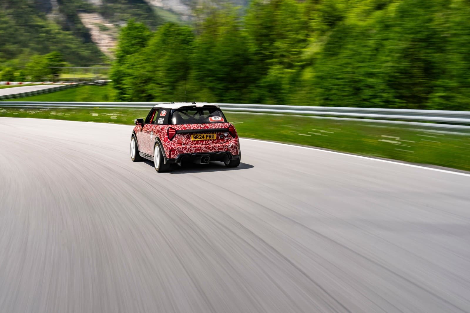 O TOTALMENTE NOVO MINI JOHN COOPER WORKS FARÁ SUA PRIMEIRA APARIÇÃO NAS 24 HORAS DE NÜRBURGRING ANTES DE SUA ESTREIA MUNDIAL, foto 12