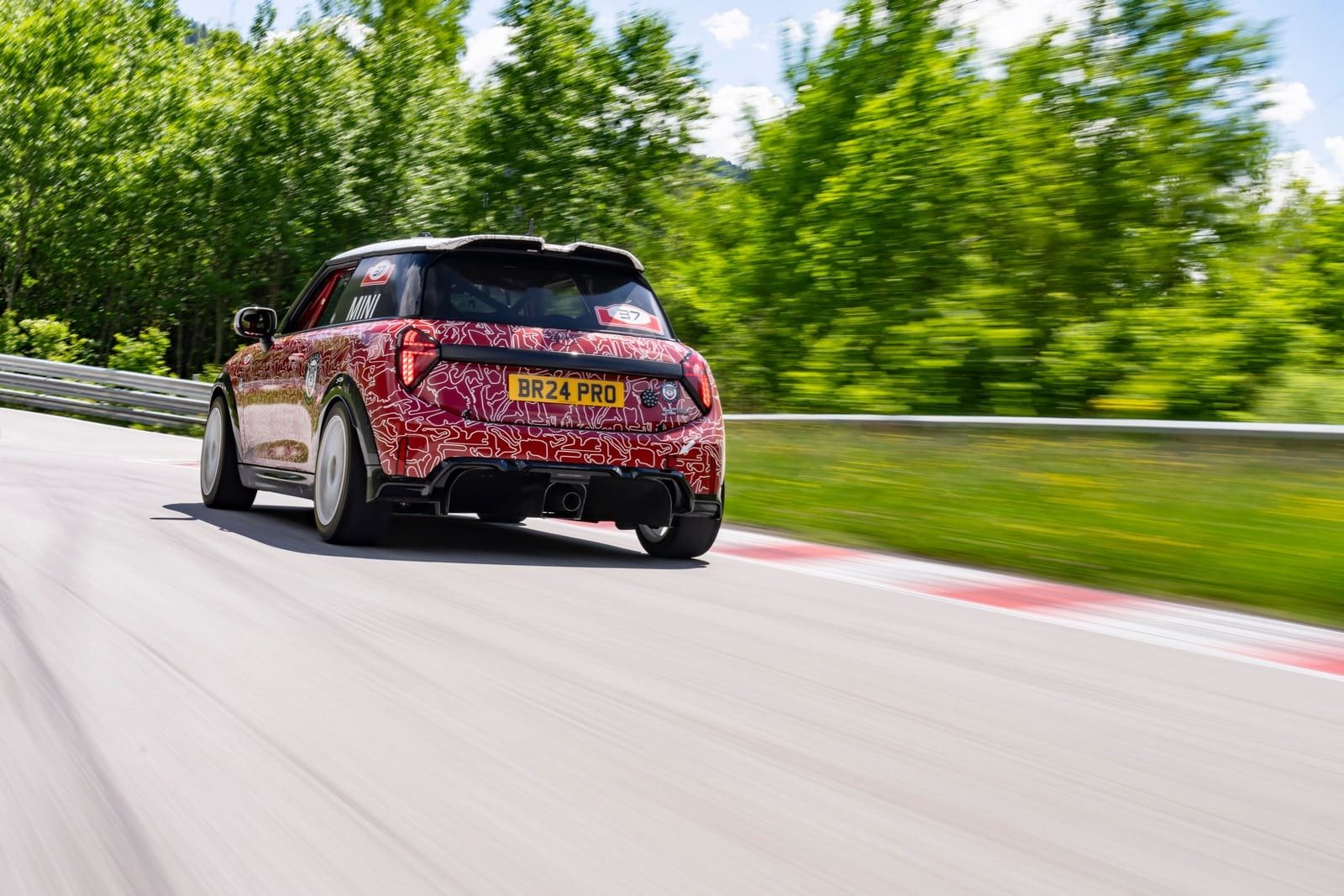 O TOTALMENTE NOVO MINI JOHN COOPER WORKS FARÁ SUA PRIMEIRA APARIÇÃO NAS 24 HORAS DE NÜRBURGRING ANTES DE SUA ESTREIA MUNDIAL, foto 13