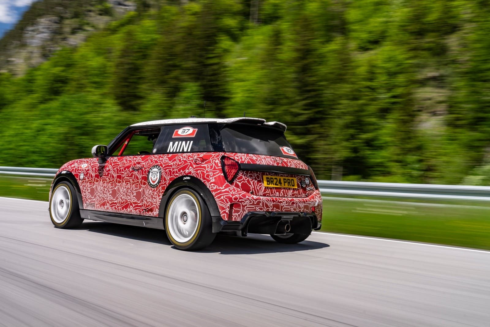 O TOTALMENTE NOVO MINI JOHN COOPER WORKS FARÁ SUA PRIMEIRA APARIÇÃO NAS 24 HORAS DE NÜRBURGRING ANTES DE SUA ESTREIA MUNDIAL, foto 15