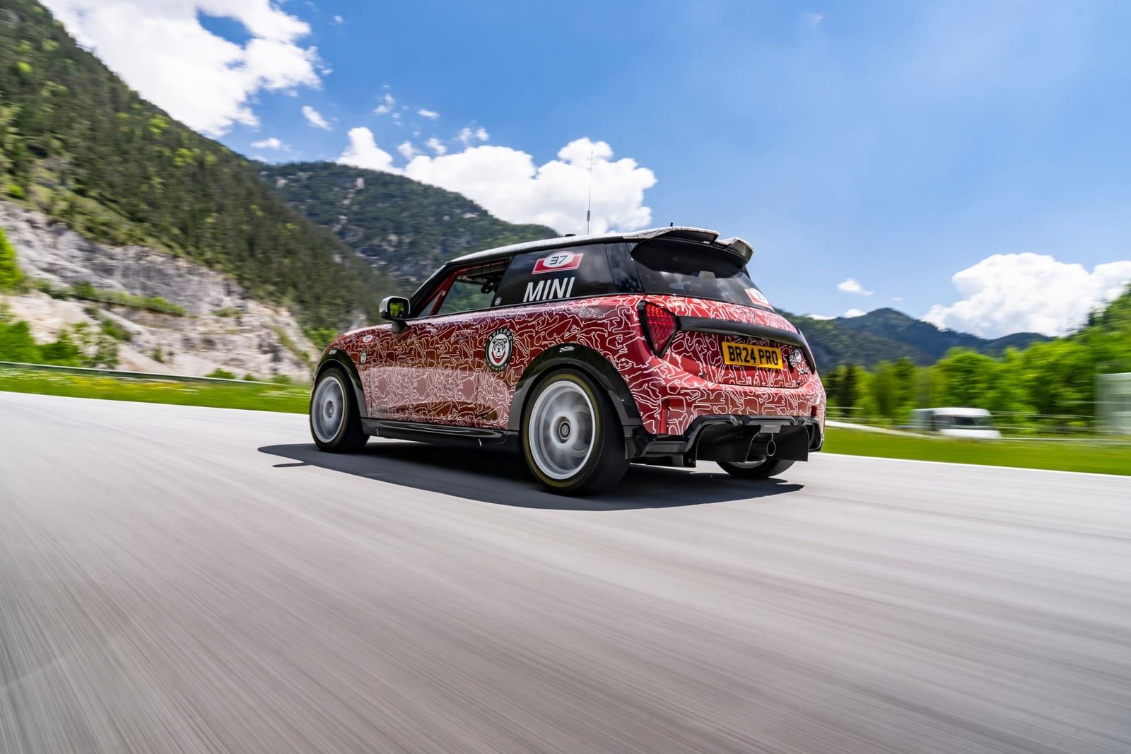 O TOTALMENTE NOVO MINI JOHN COOPER WORKS FARÁ SUA PRIMEIRA APARIÇÃO NAS 24 HORAS DE NÜRBURGRING ANTES DE SUA ESTREIA MUNDIAL, foto 19