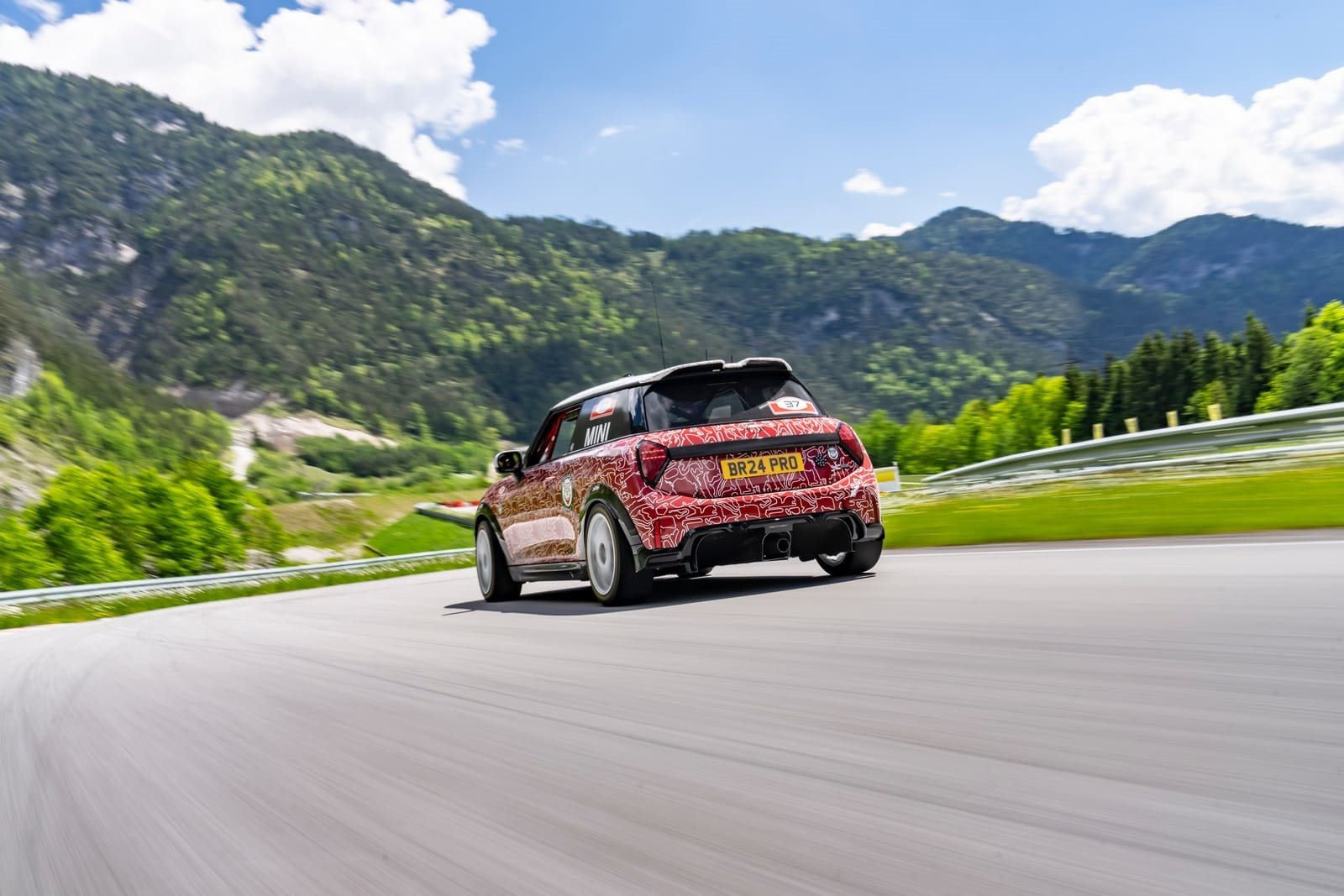 O TOTALMENTE NOVO MINI JOHN COOPER WORKS FARÁ SUA PRIMEIRA APARIÇÃO NAS 24 HORAS DE NÜRBURGRING ANTES DE SUA ESTREIA MUNDIAL, foto 20