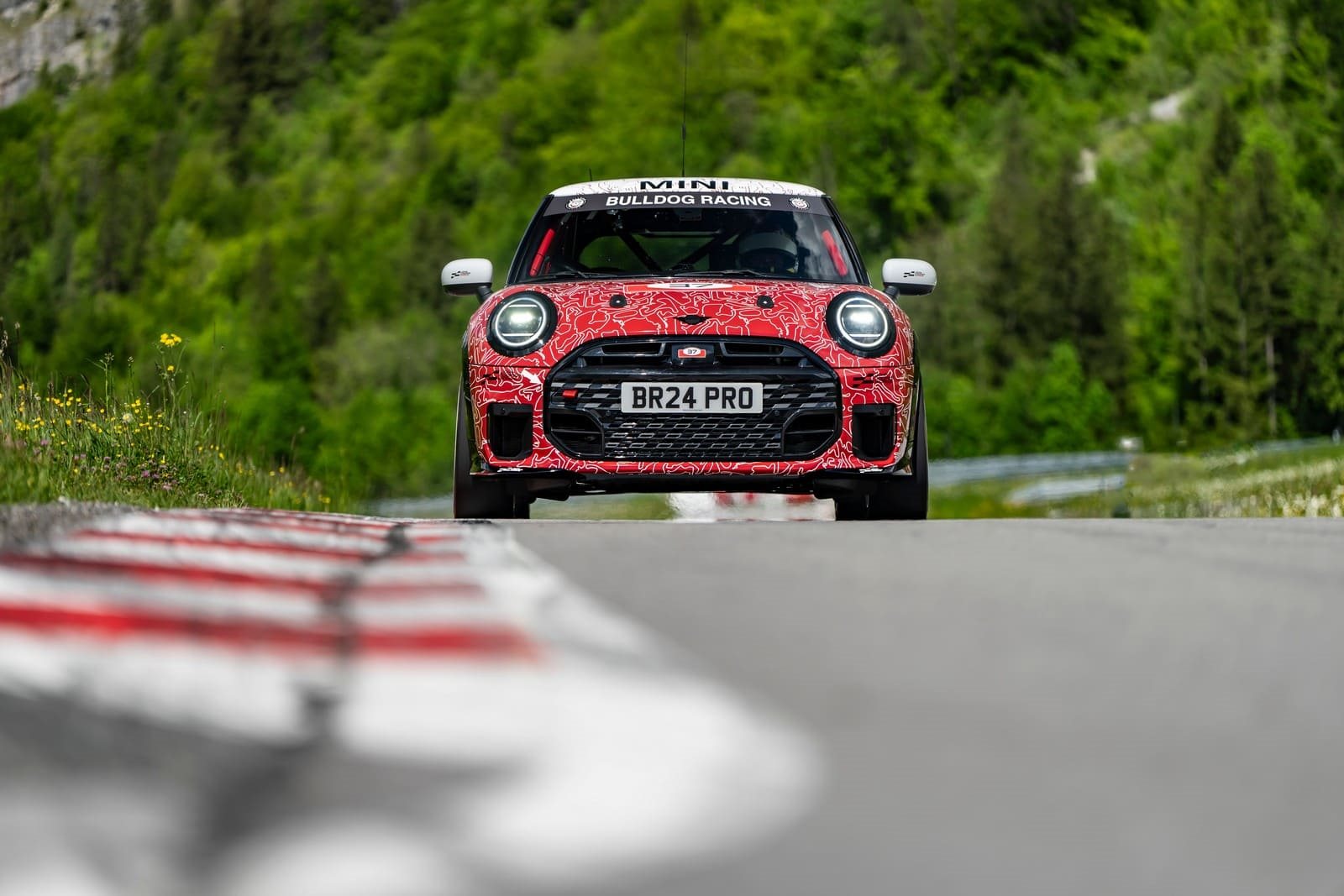 O TOTALMENTE NOVO MINI JOHN COOPER WORKS FARÁ SUA PRIMEIRA APARIÇÃO NAS 24 HORAS DE NÜRBURGRING ANTES DE SUA ESTREIA MUNDIAL, foto 24