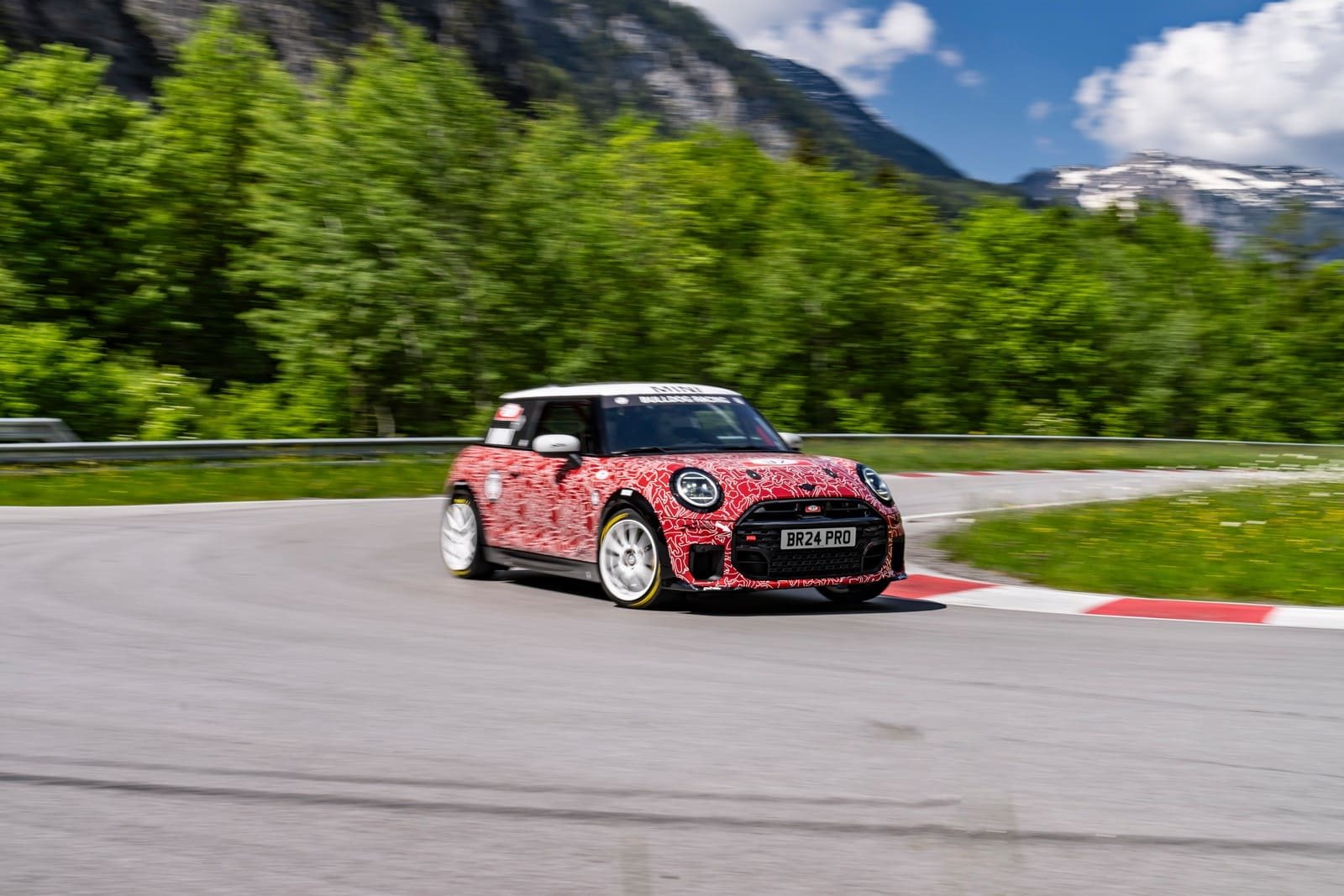 O TOTALMENTE NOVO MINI JOHN COOPER WORKS FARÁ SUA PRIMEIRA APARIÇÃO NAS 24 HORAS DE NÜRBURGRING ANTES DE SUA ESTREIA MUNDIAL, foto 26