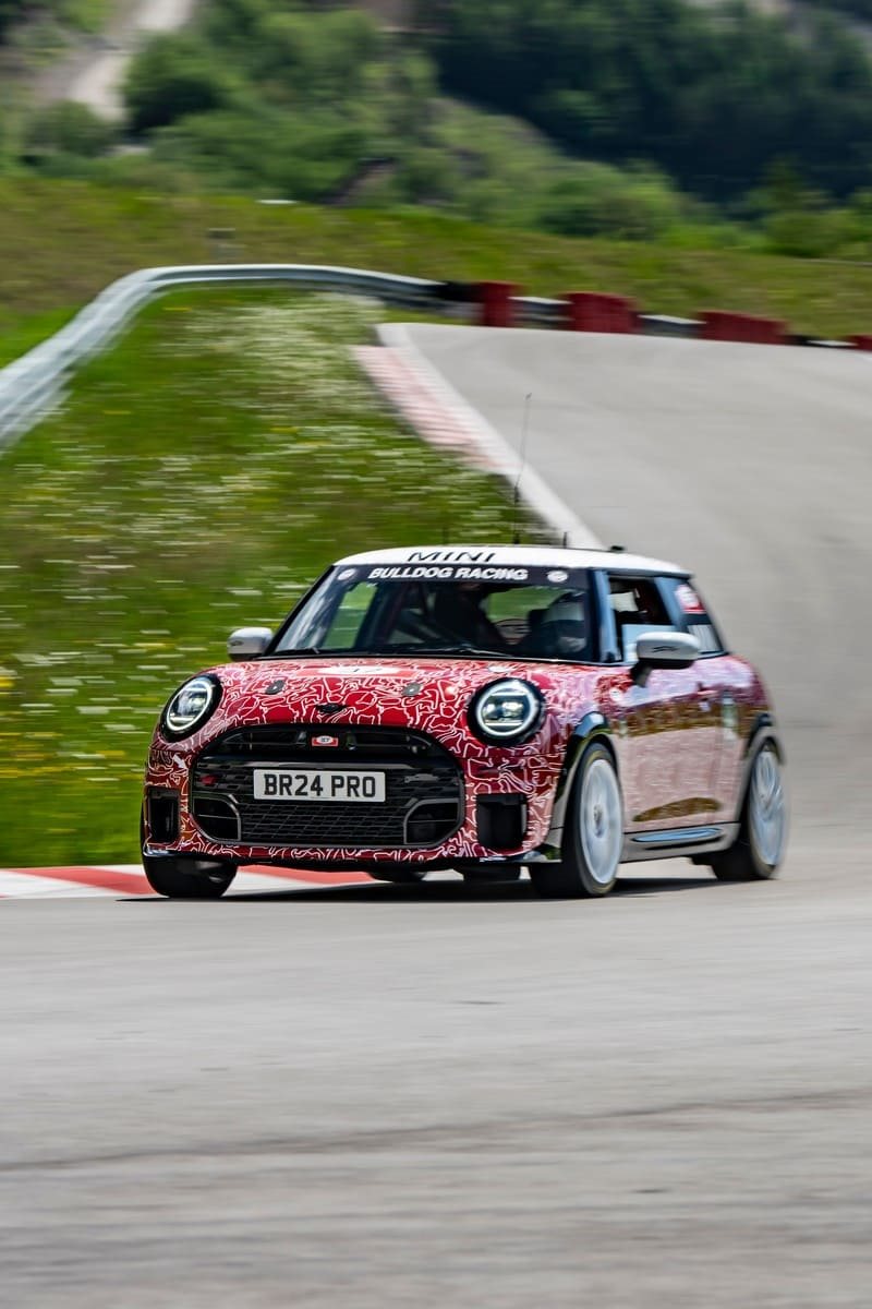 O TOTALMENTE NOVO MINI JOHN COOPER WORKS FARÁ SUA PRIMEIRA APARIÇÃO NAS 24 HORAS DE NÜRBURGRING ANTES DE SUA ESTREIA MUNDIAL, foto 28