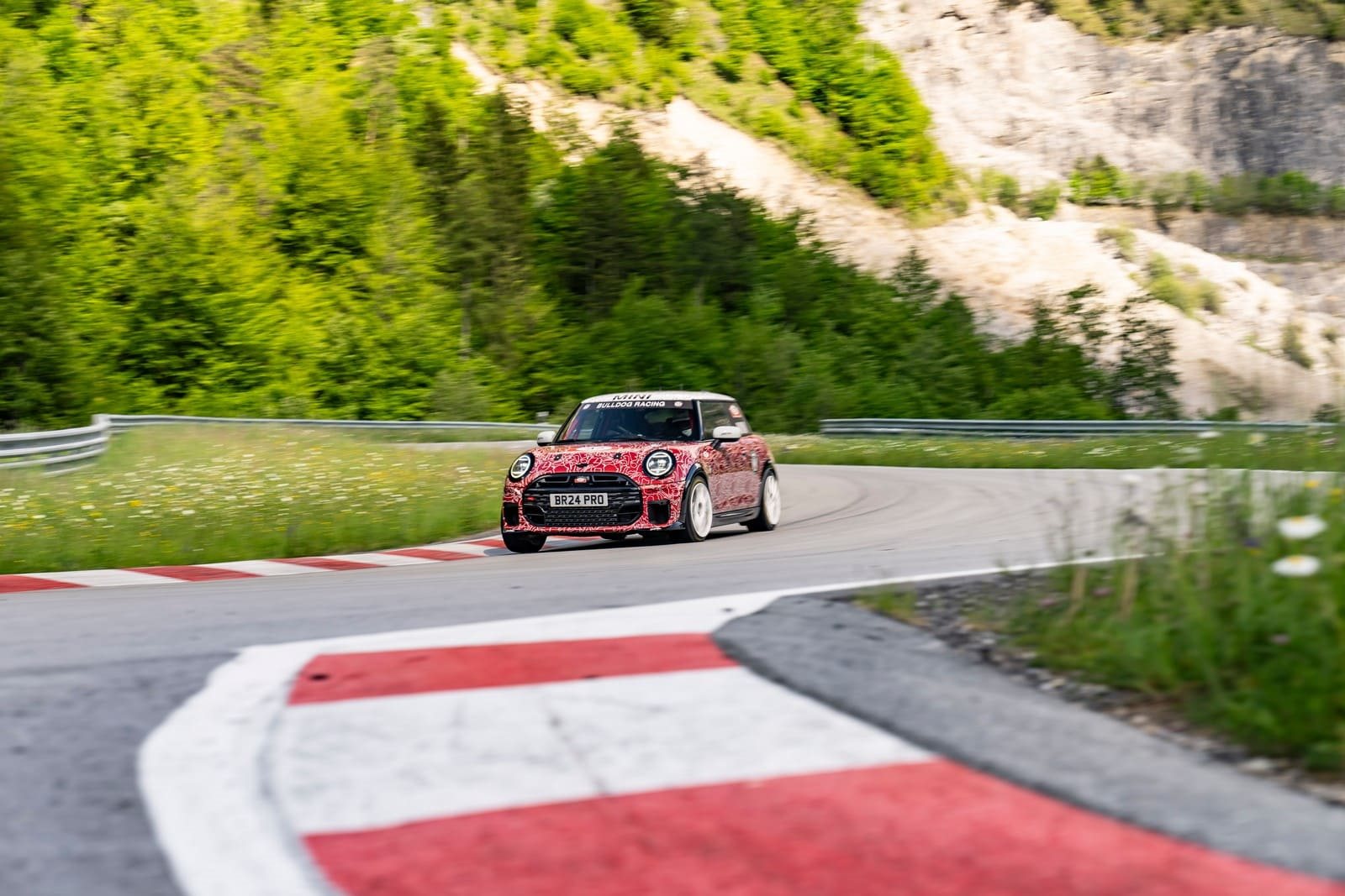 O TOTALMENTE NOVO MINI JOHN COOPER WORKS FARÁ SUA PRIMEIRA APARIÇÃO NAS 24 HORAS DE NÜRBURGRING ANTES DE SUA ESTREIA MUNDIAL, foto 37
