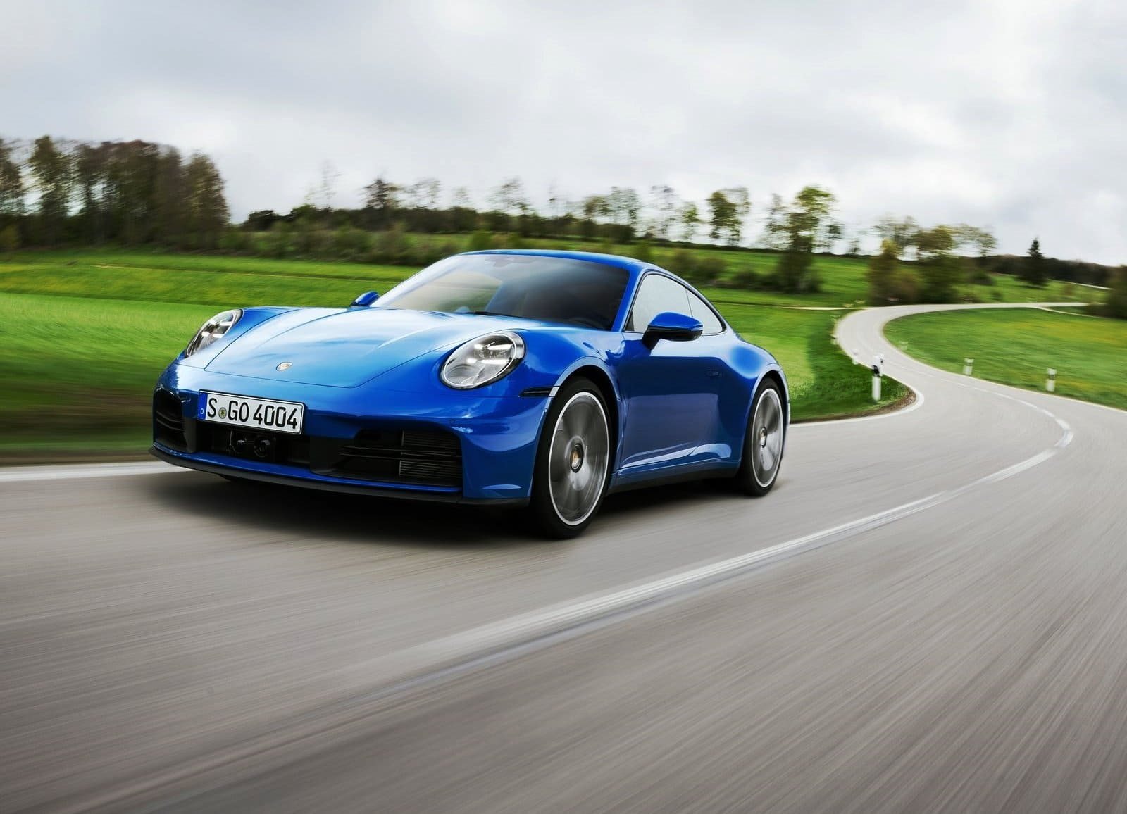 NOVOS PORSCHE 911 CARRERA GTS E 911 CARRERA: T-HYBRID APRIMORA SIGNIFICATIVAMENTE O DESEMPENHO, foto 1