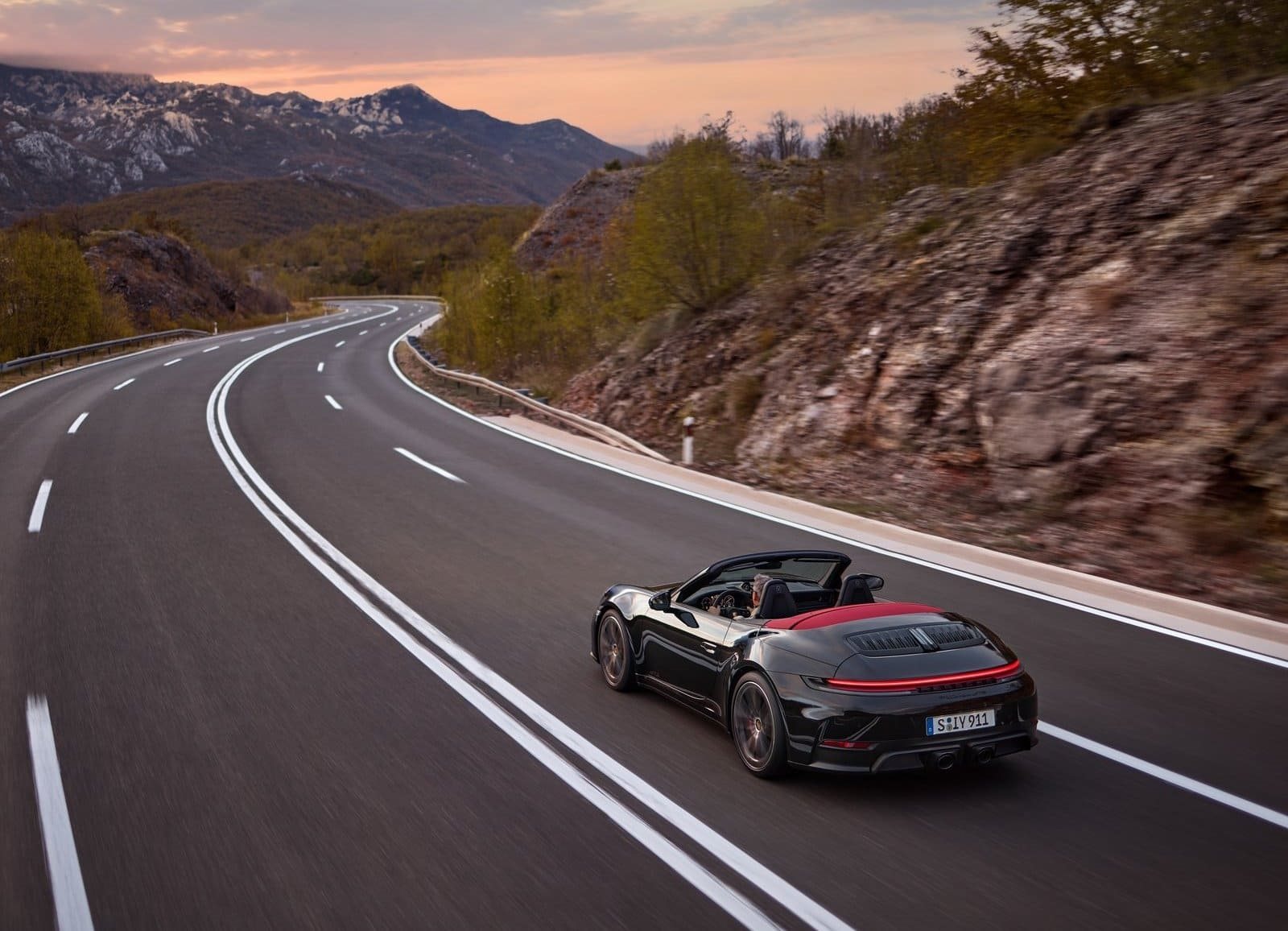 NOVOS PORSCHE 911 CARRERA GTS E 911 CARRERA: T-HYBRID APRIMORA SIGNIFICATIVAMENTE O DESEMPENHO, foto 27