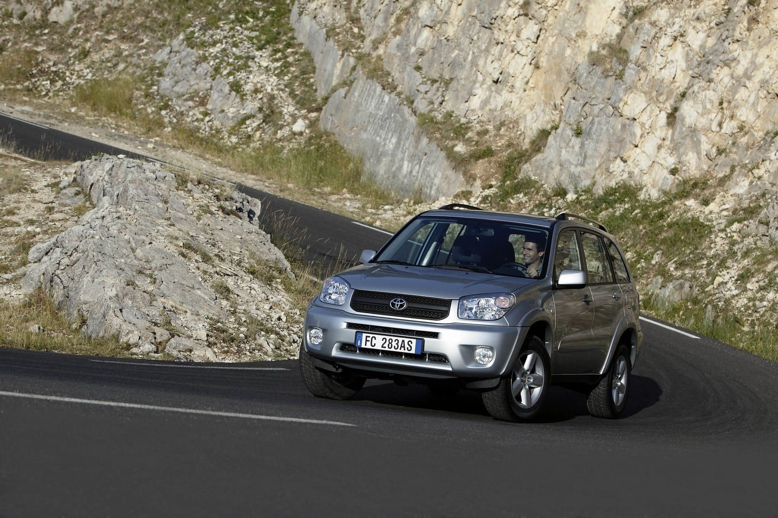 TOYOTA RAV4 CELEBRA 30 ANOS SENDO A REFERÊNCIA DO SEGMENTO SUV, foto 4