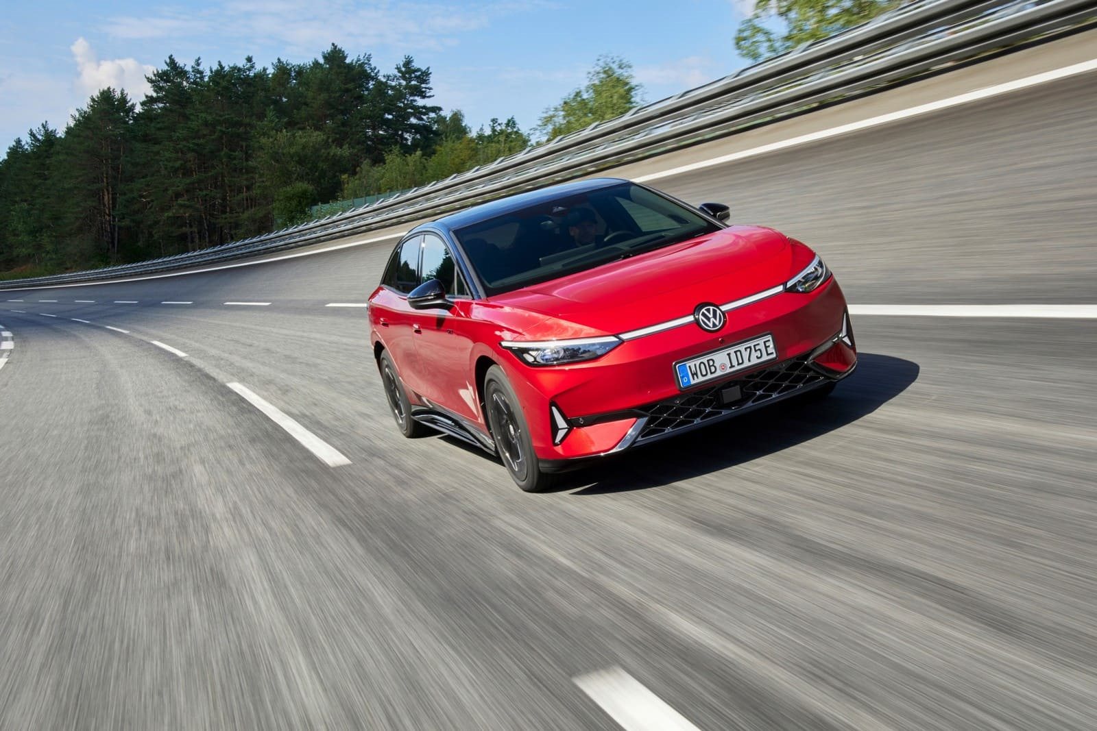 VOLKSWAGEN ID.7 COM NOVAS VERSÕES: O EXTREMAMENTE DINÂMICO GTX E O PRO S COM AUTONOMIA DE ATÉ 709 KM, foto 1
