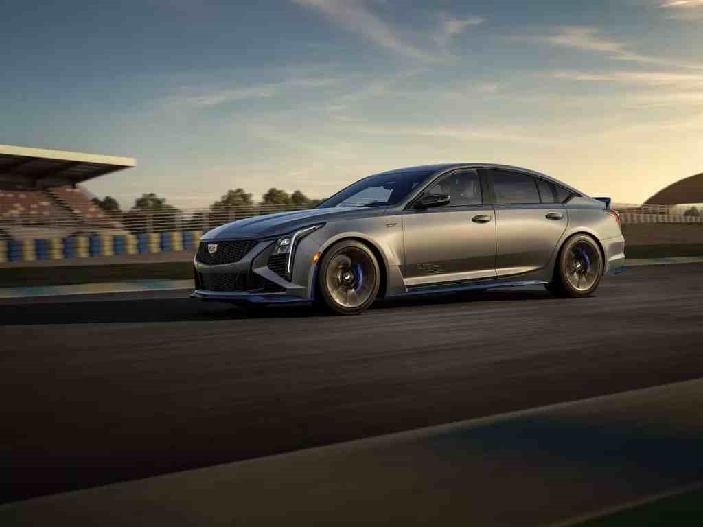 CADILLAC CT4-V E CT5-V BLACKWING AINDA MAIS SELVAGENS PRESTAM HOMENAGEM A LE MANS, foto 1