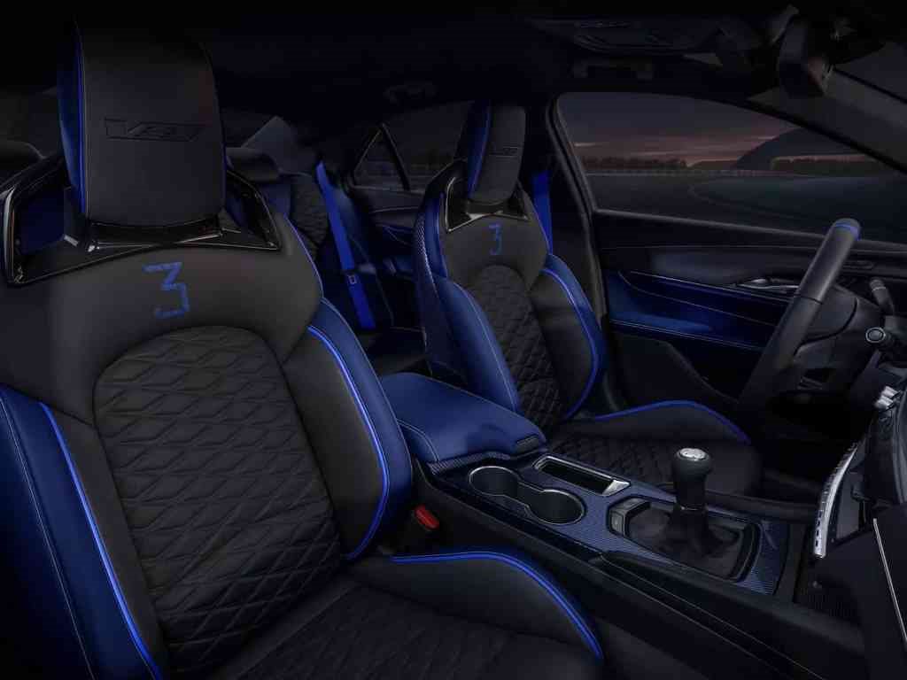 CADILLAC CT4-V E CT5-V BLACKWING AINDA MAIS SELVAGENS PRESTAM HOMENAGEM A LE MANS, foto 4