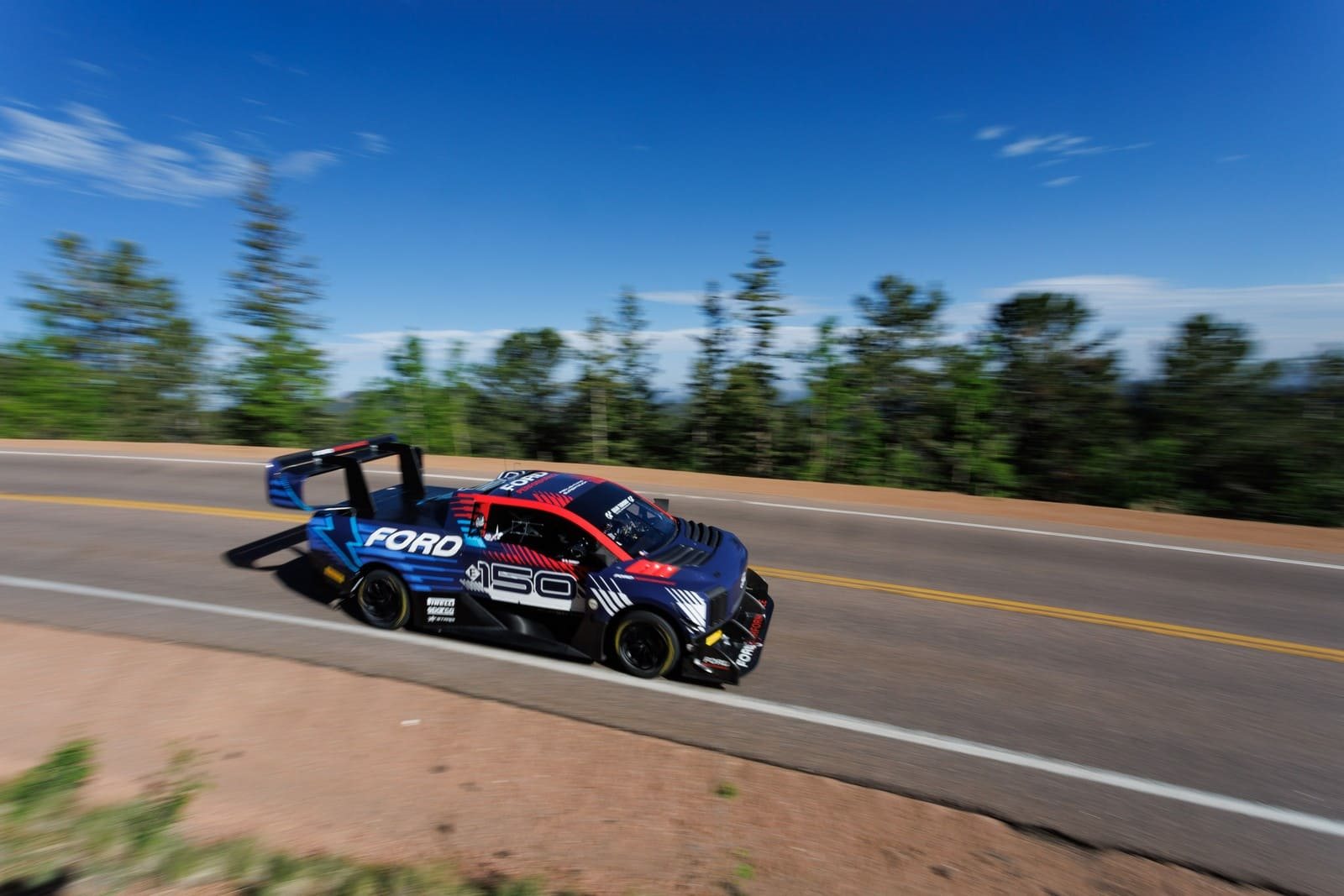 FORD F-150 LIGHTNING SUPERTRUCK É O NOVO REI DA MONTANHA EM PIKES PEAK, foto 5
