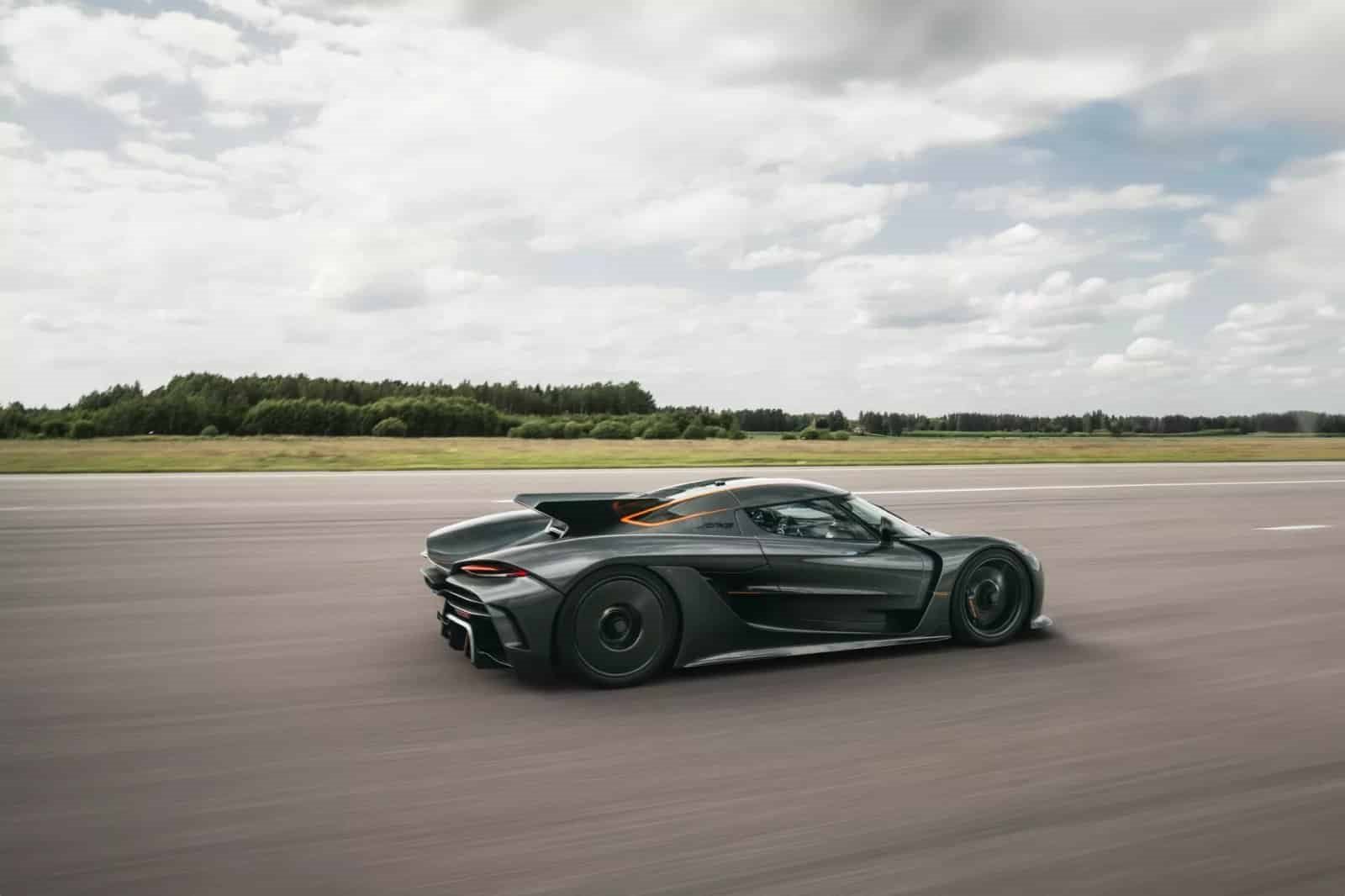 KOENIGSEGG JESKO ABSOLUT BATE QUATRO RECORDES MUNDIAIS DE VELOCIDADE, foto 2
