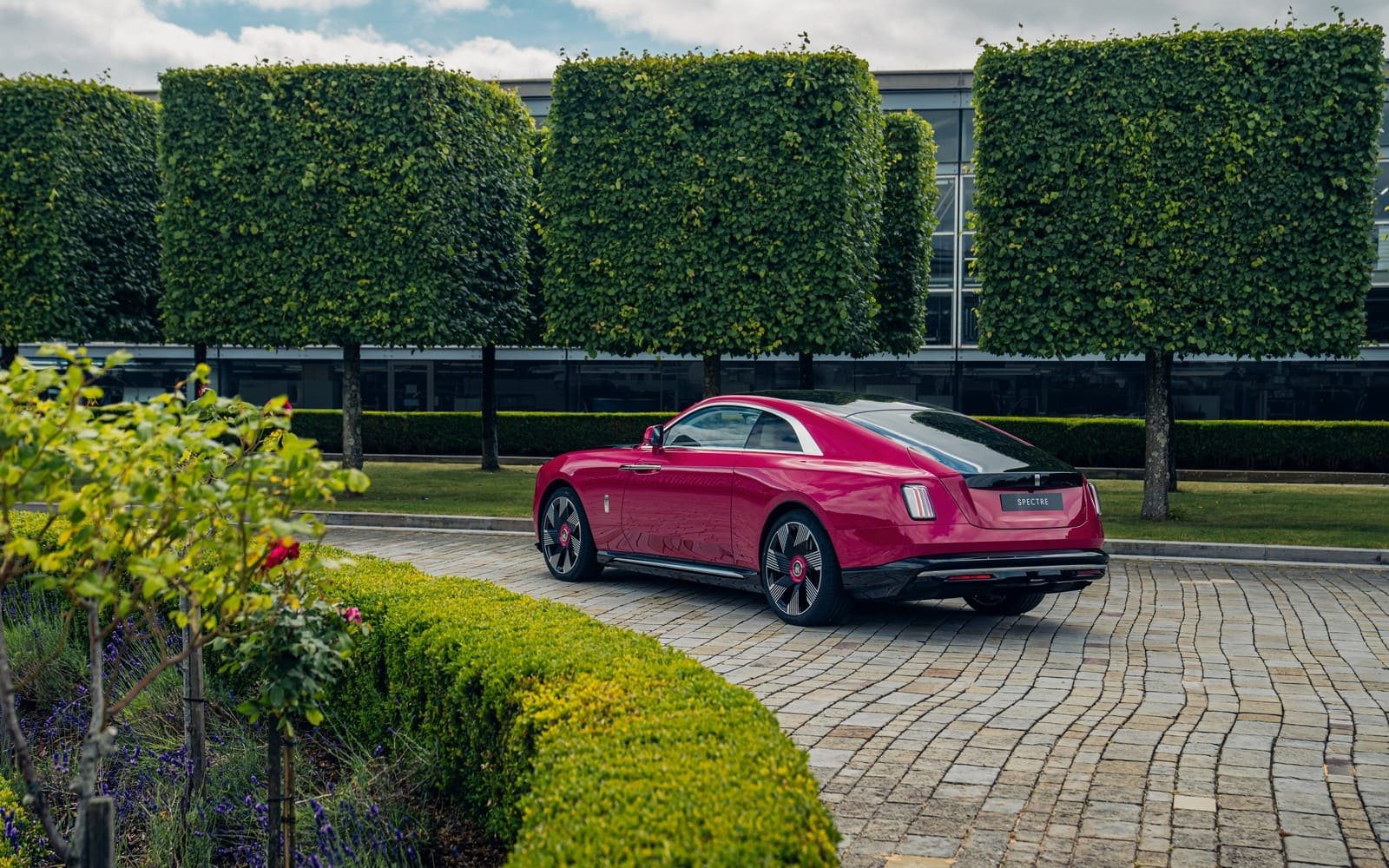 ROLLS-ROYCE CELEBRA A PERSONALIZAÇÃO NO FESTIVAL DA VELOCIDADE DE GOODWOOD DESTE ANO, foto 3