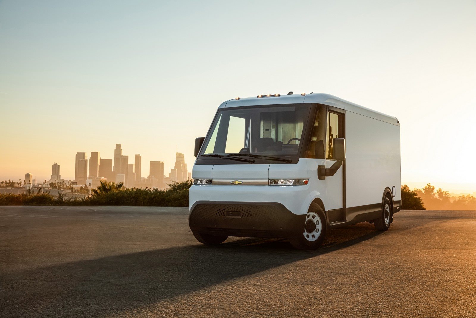 VANS COMERCIAIS ELÉTRICAS DA BRIGHTDROP AGORA INTEGRADAS NA CHEVROLET, foto 1