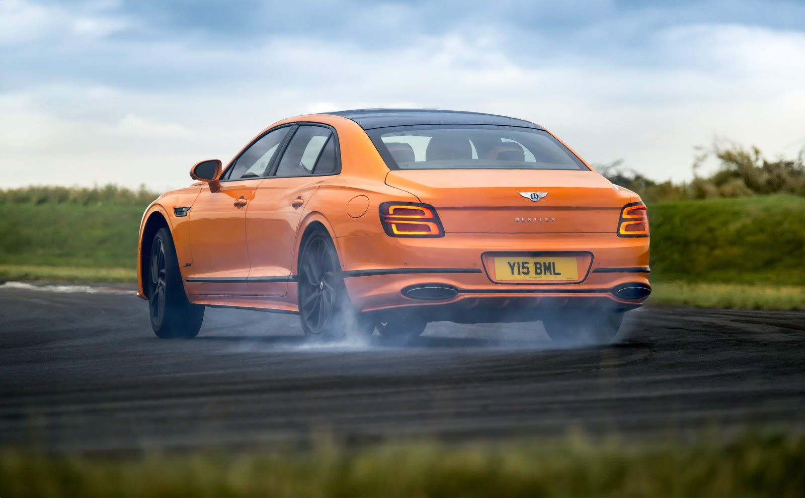 LANÇAMENTO DO NOVO BENTLEY FLYING SPUR CONFIRMADO, foto 1