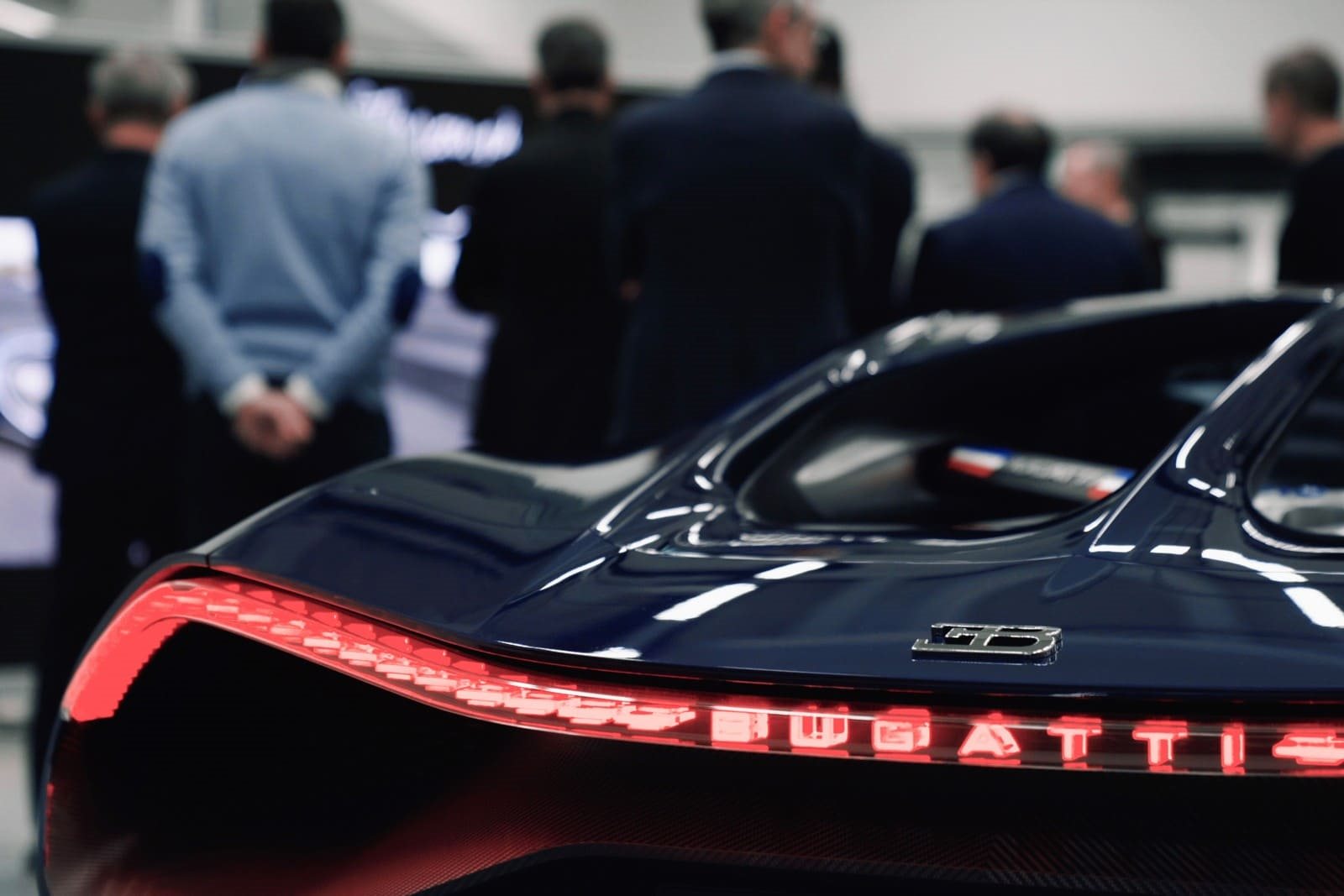 DEFININDO A IDENTIDADE VISUAL PARA UMA NOVA ERA DA BUGATTI, foto 5