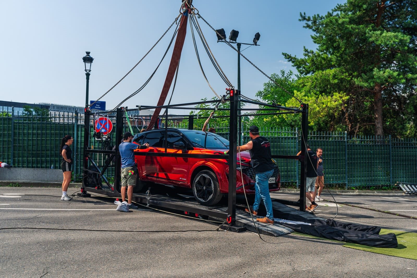 NOVO NISSAN QASHQAI QUEBRA RECORDE MUNDIAL DE MAIOR SALTO DE BUNGEE JUMP COM UM CARRO, foto 4
