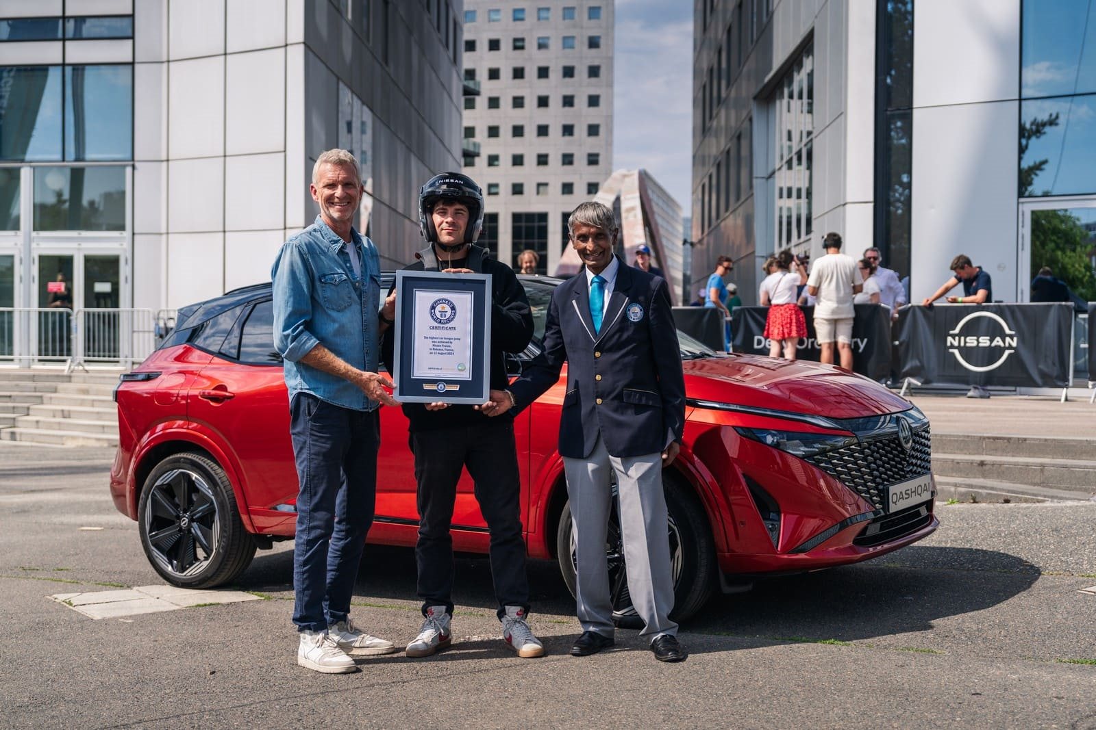 NOVO NISSAN QASHQAI QUEBRA RECORDE MUNDIAL DE MAIOR SALTO DE BUNGEE JUMP COM UM CARRO, foto 21