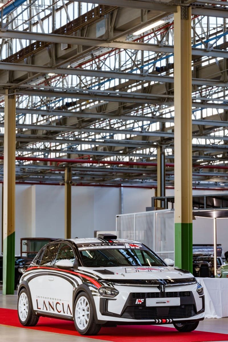 130 LANCIA DELTA EM TURIN COM MIKI BIASION, foto 18