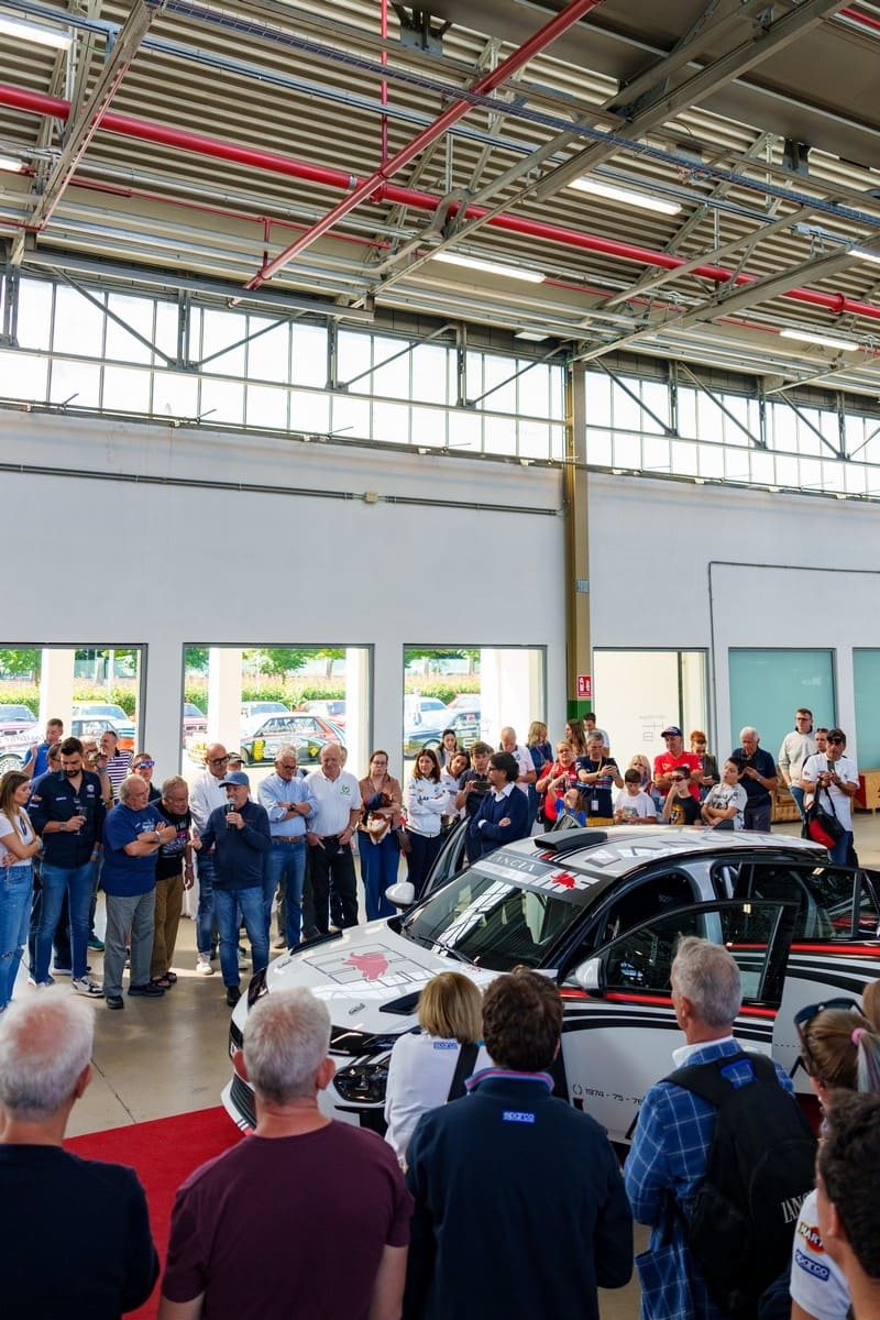 130 LANCIA DELTA EM TURIN COM MIKI BIASION, foto 19
