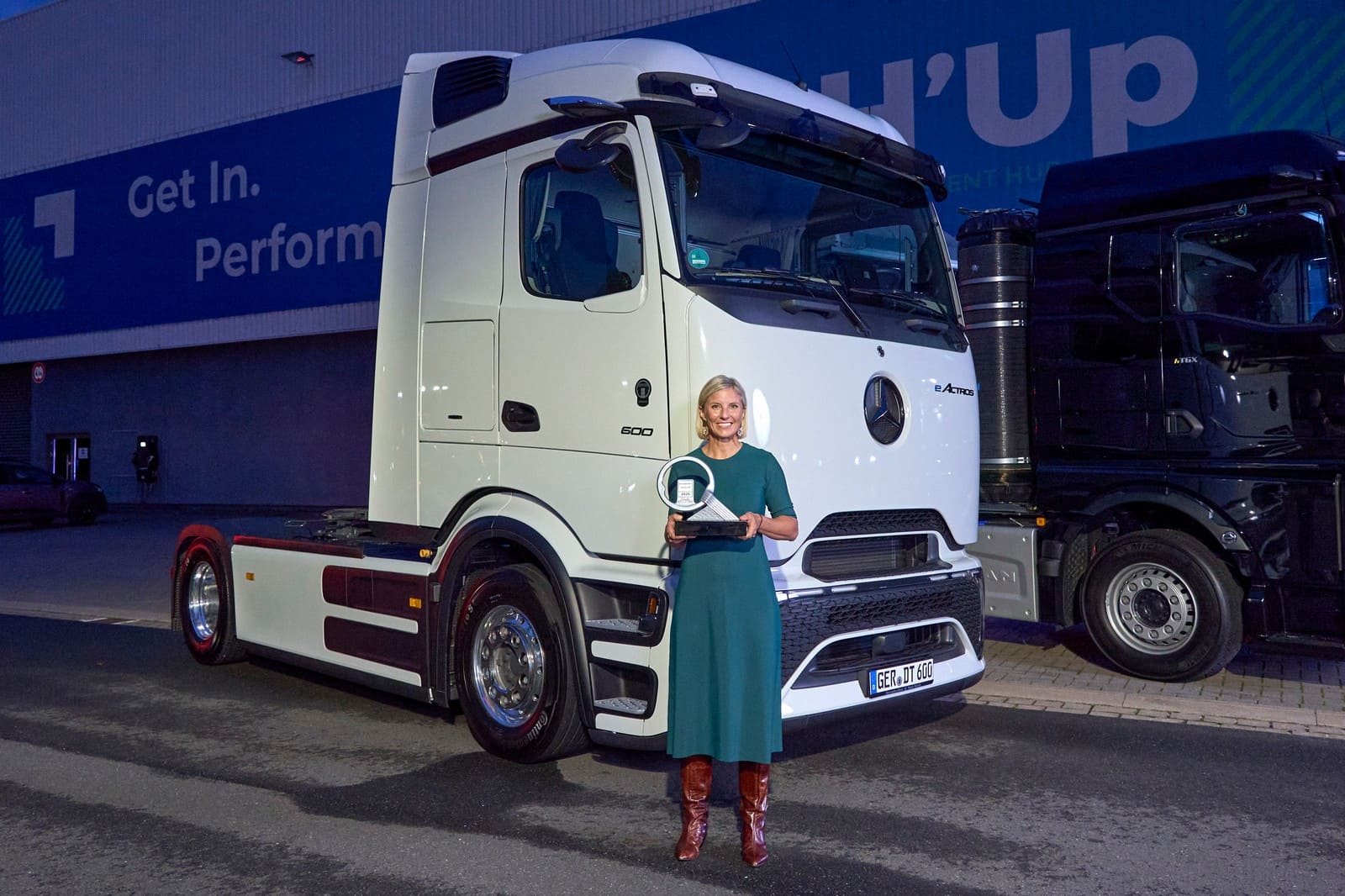 MERCEDES-BENZ eACTROS 600 É ELEITO COMO O ‘INTERNATIONAL TRUCK OF THE YEAR 2025’, foto 1