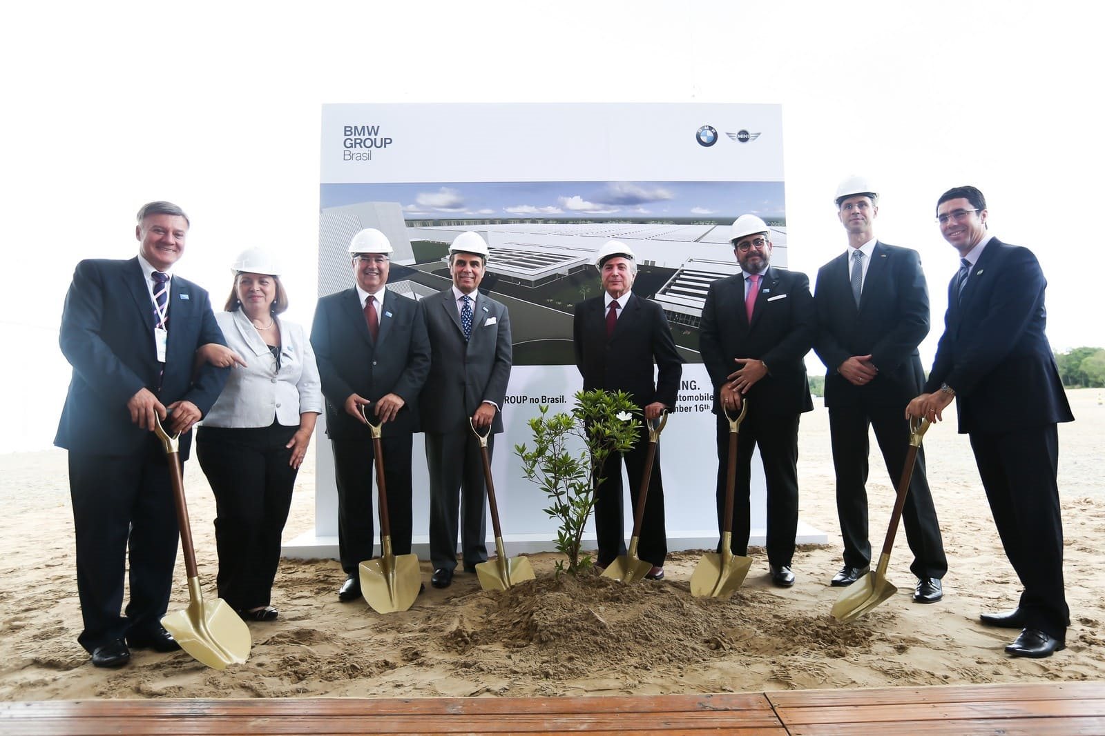 BMW ARAQUARI: MAIOR FÁBRICA DE CARROS PREMIUM DA AMÉRICA DO SUL CELEBRA 10 ANOS COM MAIS DE 100.000 UNIDADES PRODUZIDAS, foto 2