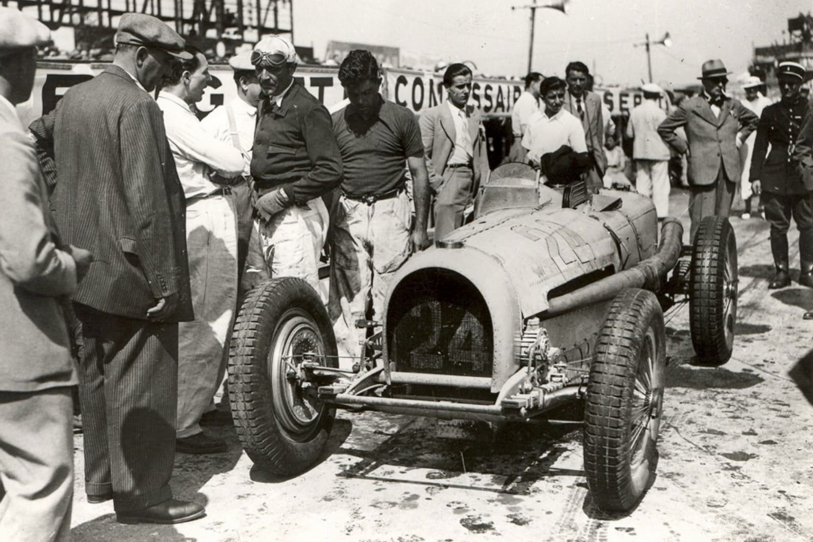 ARTE, FORMA, TÉCNICA: REVELANDO AS HISTÓRIAS NÃO CONTADAS DE 115 ANOS DE INCOMPARÁVEL HISTÓRIA DA BUGATTI, foto 1