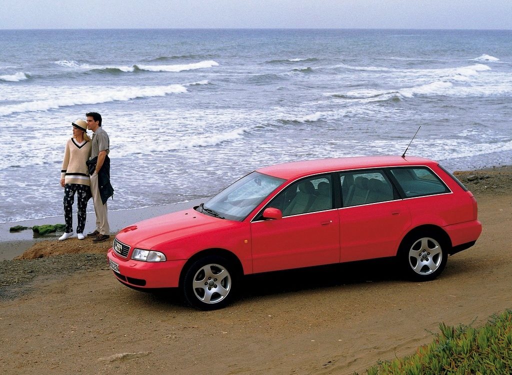 AUDI A4 CELEBRA 30 ANOS COM TRAÇÃO QUATTRO COM SOFISTICAÇÃO, foto 1