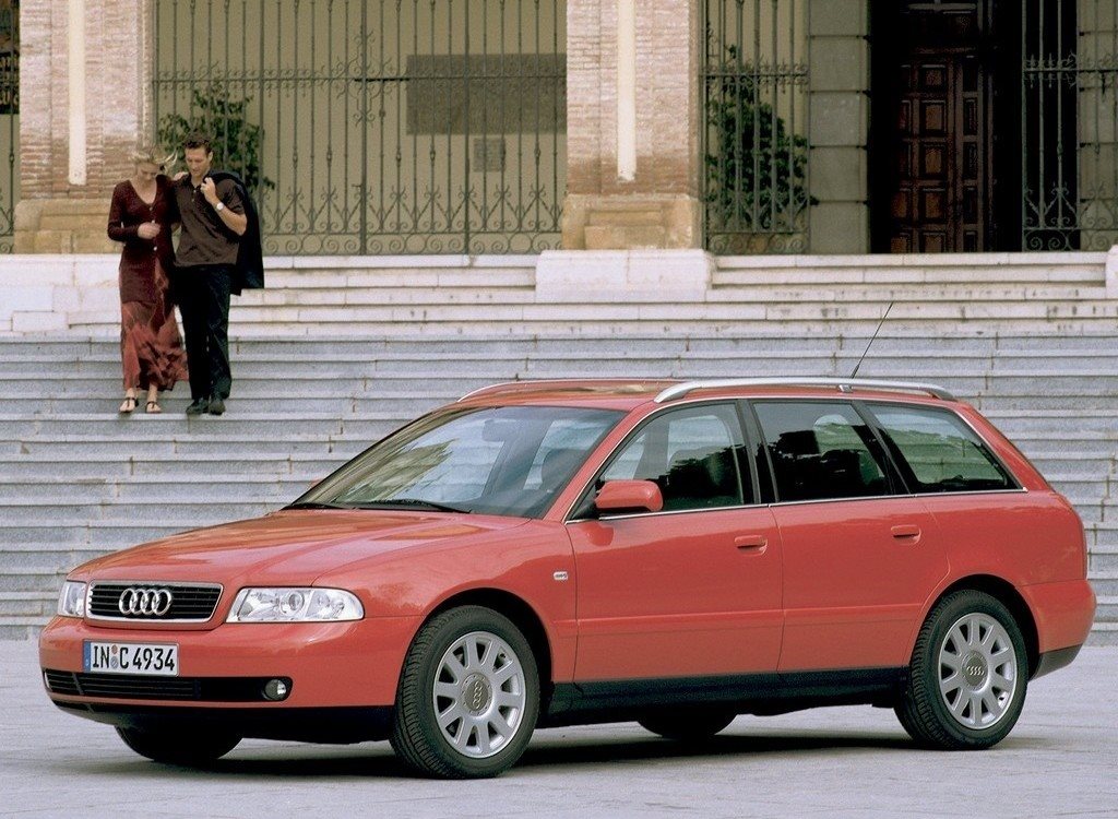 AUDI A4 CELEBRA 30 ANOS COM TRAÇÃO QUATTRO COM SOFISTICAÇÃO, foto 4