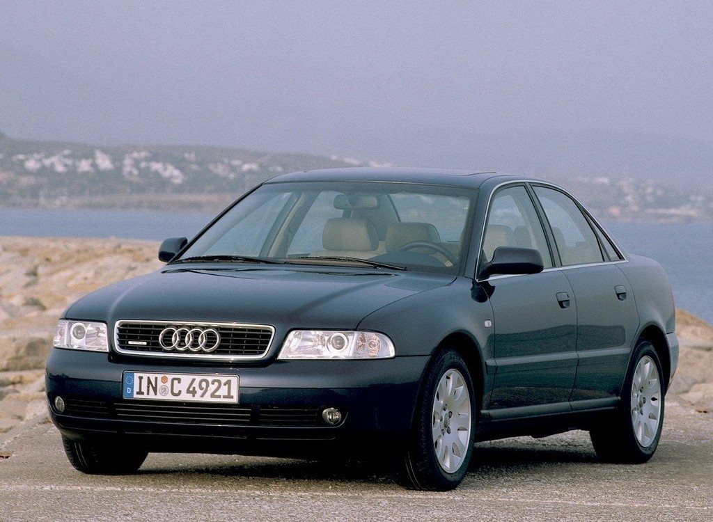 AUDI A4 CELEBRA 30 ANOS COM TRAÇÃO QUATTRO COM SOFISTICAÇÃO, foto 7
