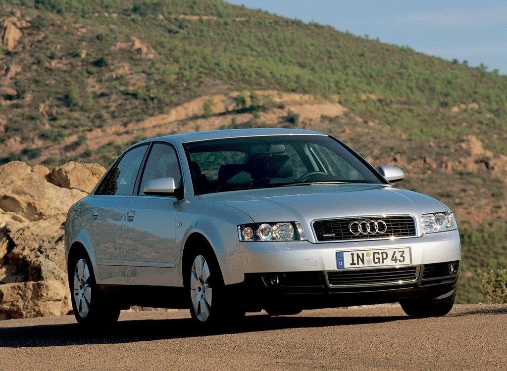 AUDI A4 CELEBRA 30 ANOS COM TRAÇÃO QUATTRO COM SOFISTICAÇÃO, foto 8